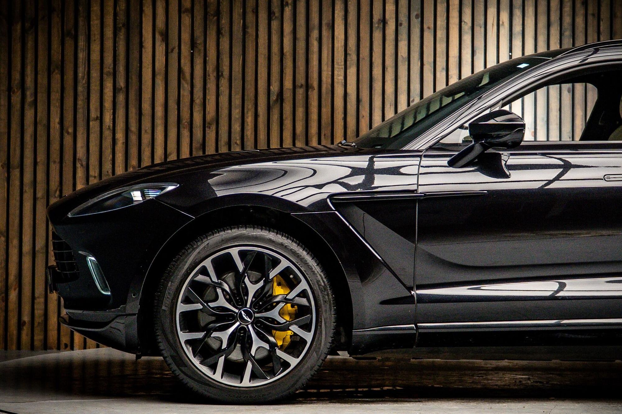 ASTON MARTIN DBX ESTATE V8 DBX707 5dr Touchtronic for sale UK - Slide 9