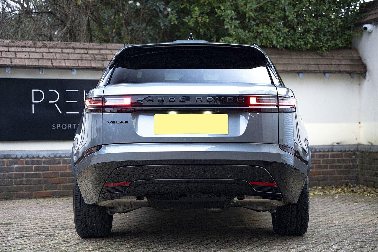 LAND ROVER RANGE ROVER VELAR DIESEL ESTATE 3.0 D300 MHEV Dynamic SE 5dr Auto for sale UK - Slide 4
