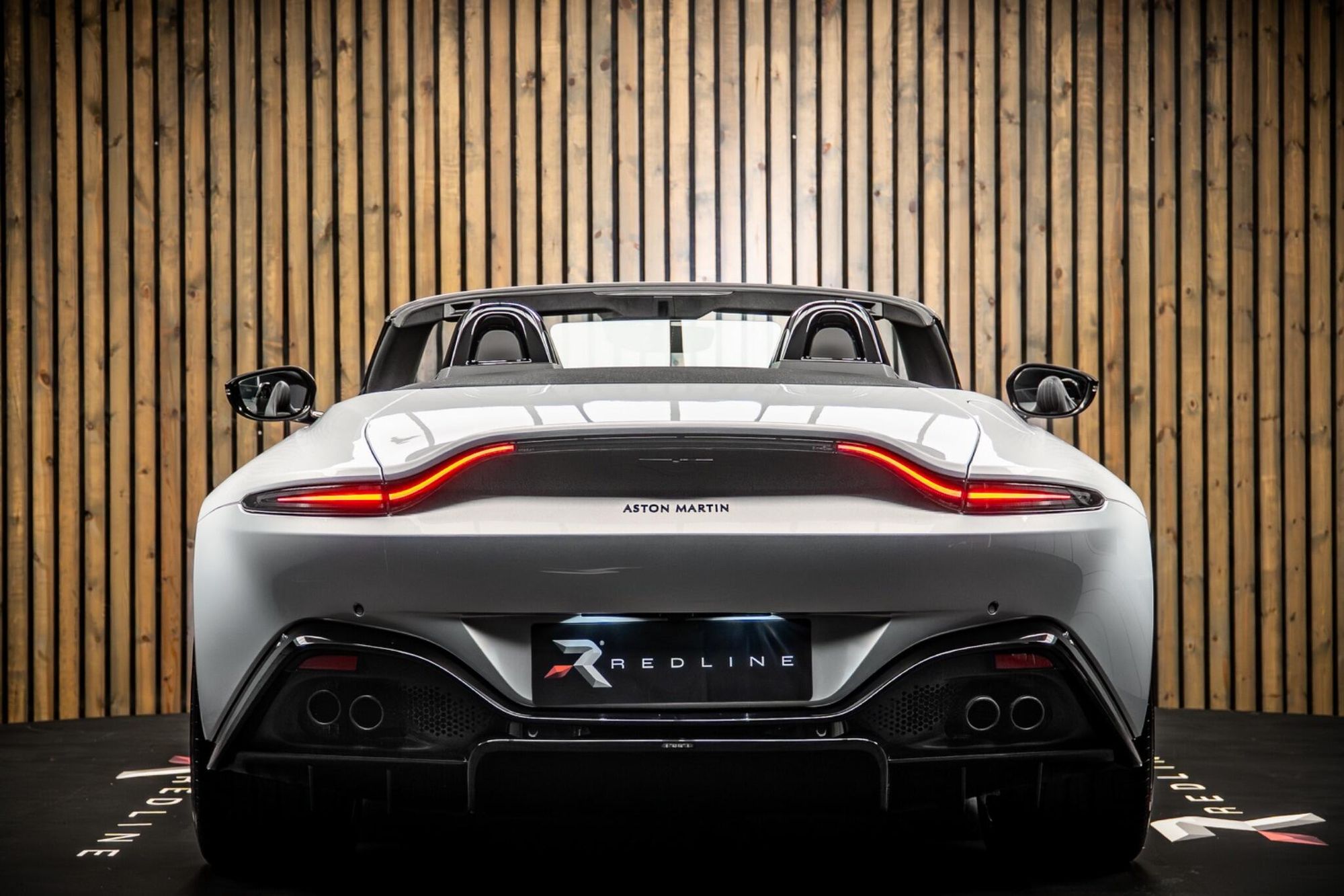 ASTON MARTIN VANTAGE V8 ROADSTER 2dr ZF 8 Speed Auto for sale UK - Slide 6