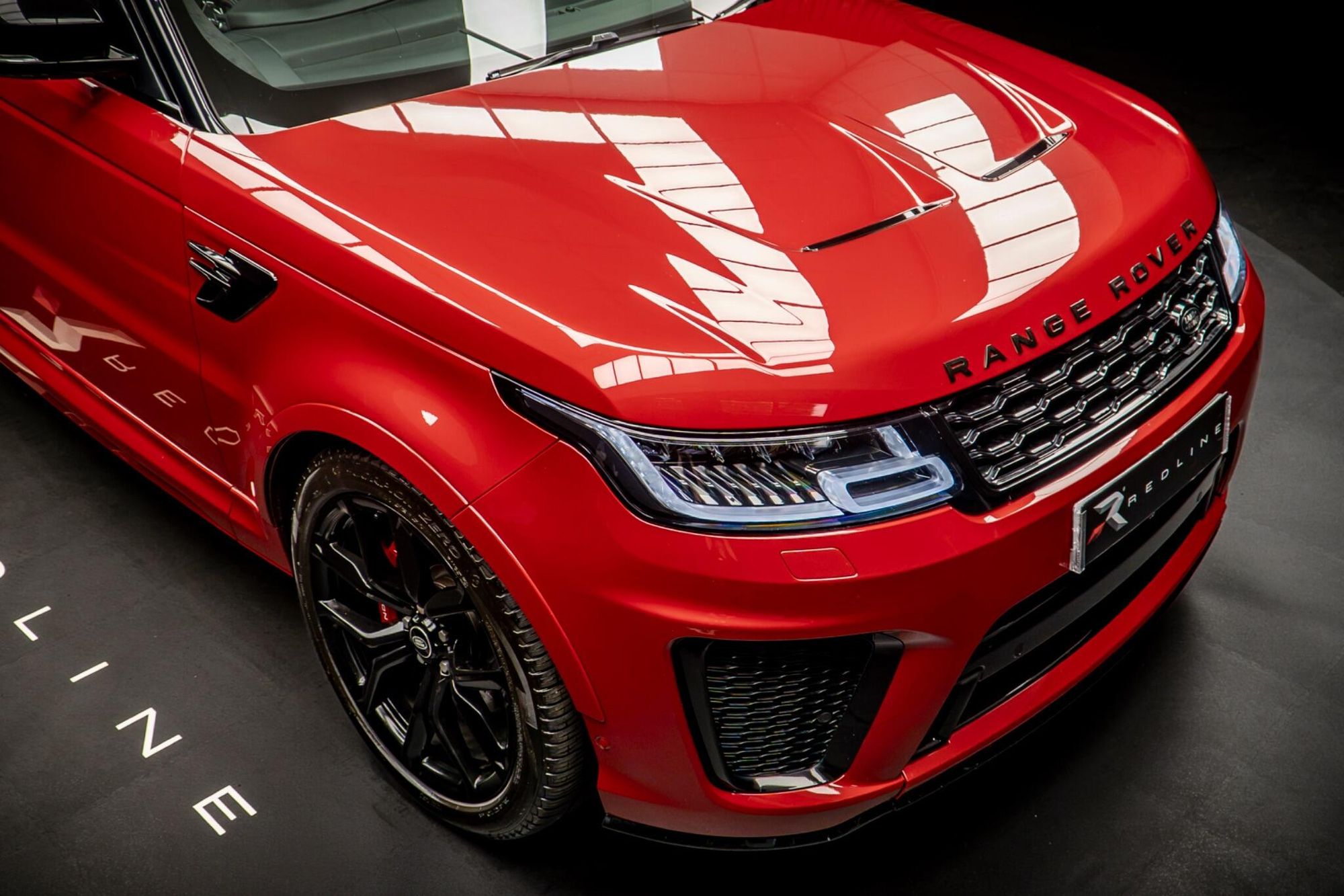 LAND ROVER RANGE ROVER SPORT ESTATE 5.0 P575 S/C SVR 5dr Auto for sale UK - Slide 10