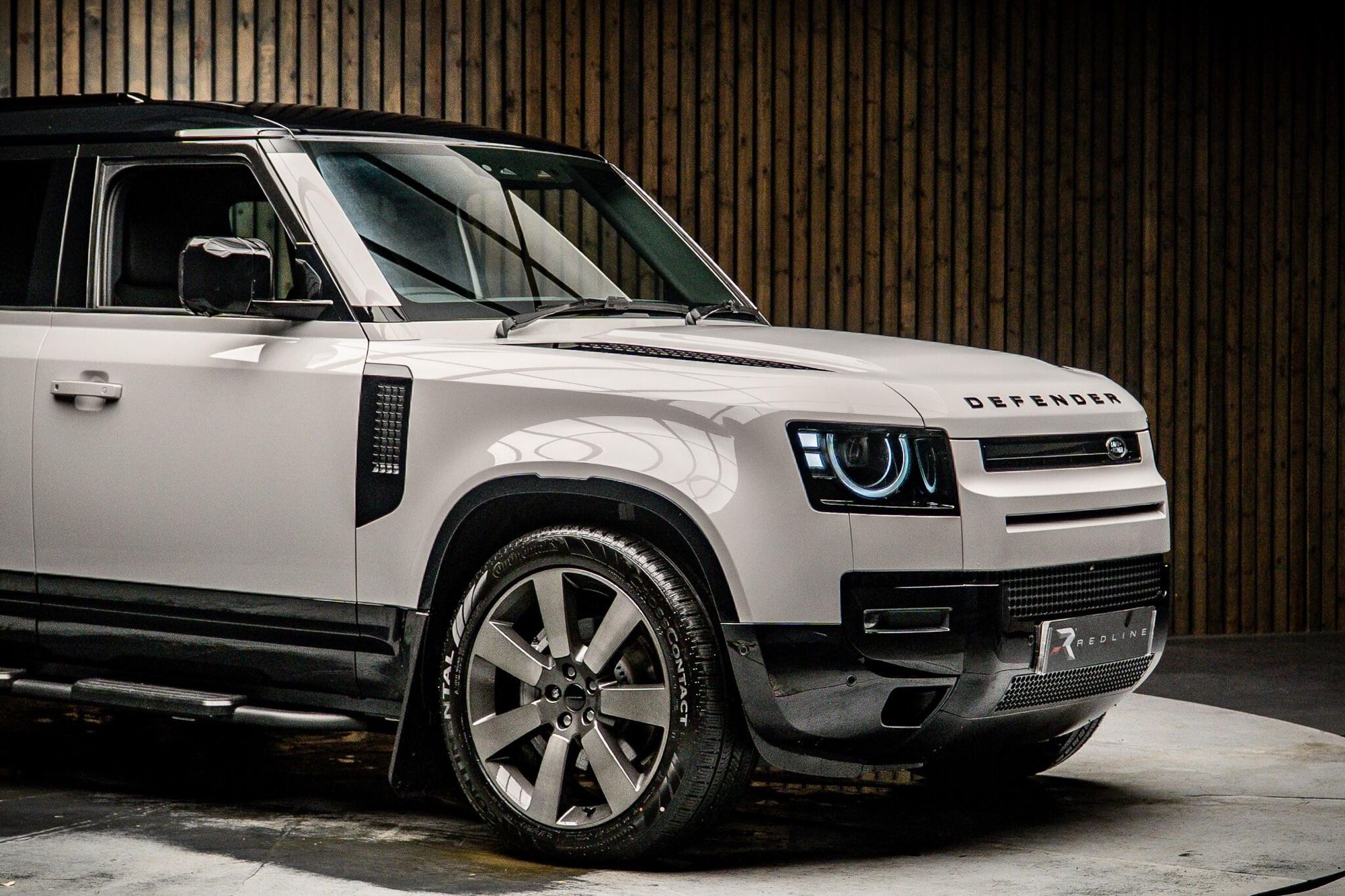 LAND ROVER DEFENDER DIESEL ESTATE 3.0 D350 X-Dynamic HSE 110 5dr Auto for sale UK - Slide 10