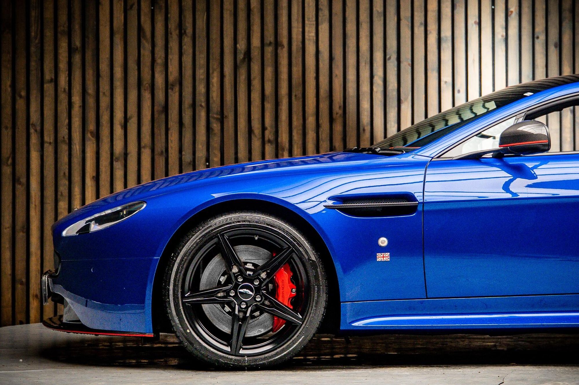 ASTON MARTIN VANTAGE V8 COUPE SPECIAL EDITIONS AMR 2dr for sale UK - Slide 9