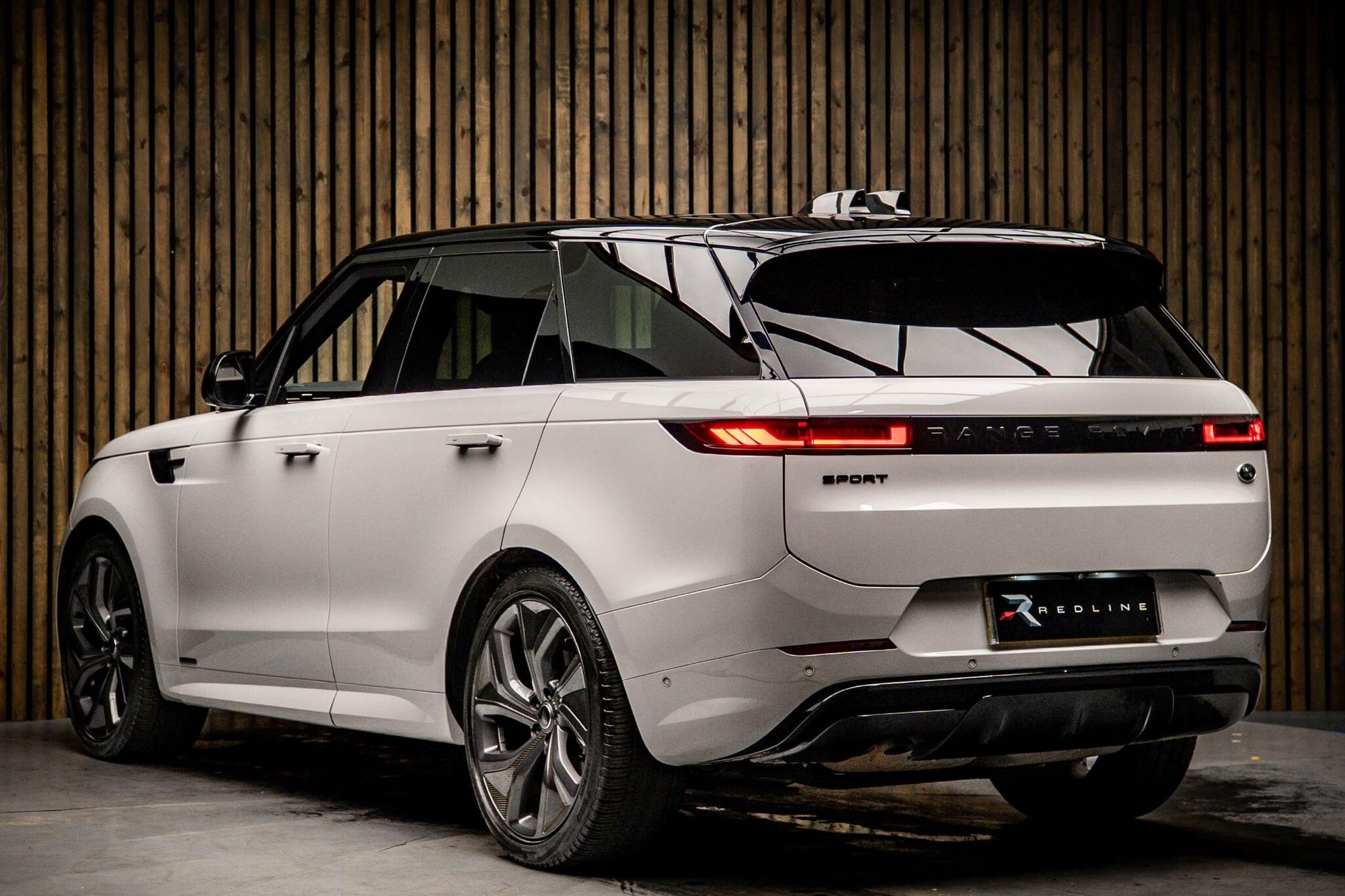 LAND ROVER RANGE ROVER SPORT DIESEL ESTATE 3.0 D350 Autobiography 5dr Auto for sale UK - Slide 3