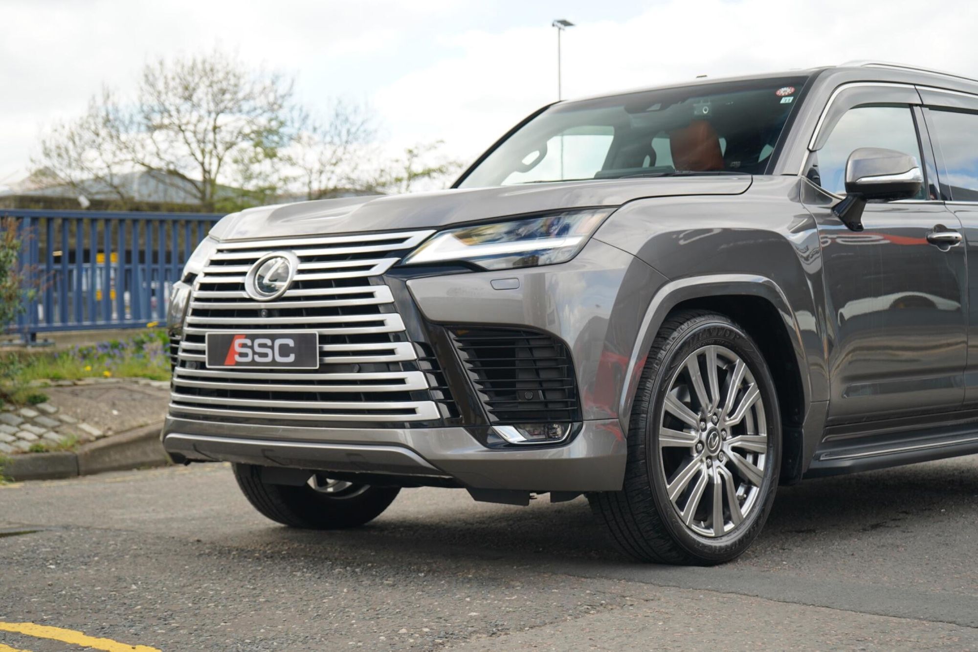 LEXUS RX ESTATE 450h 3.5 Luxury 5dr CVT for sale UK - Slide 9