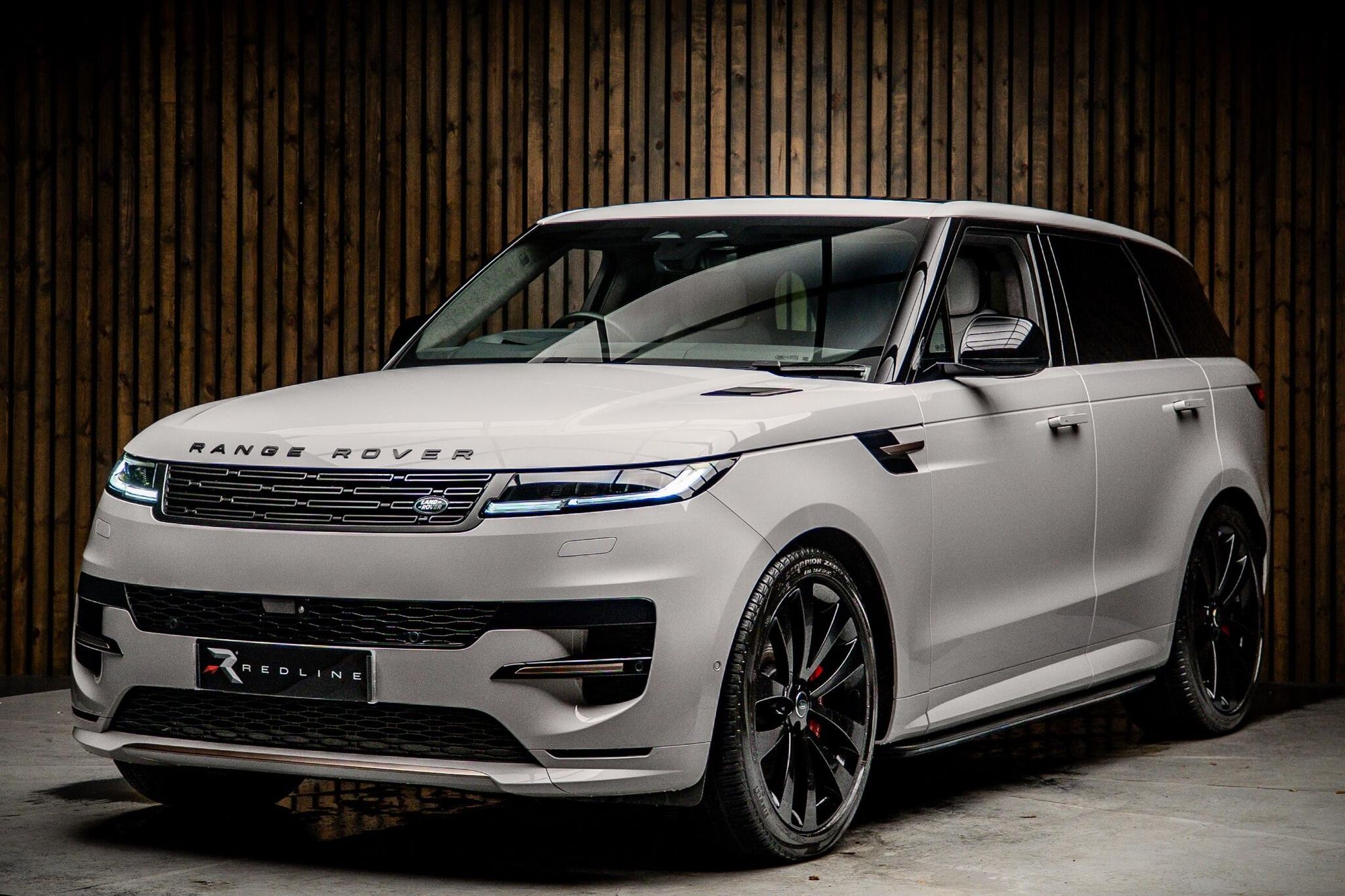 LAND ROVER RANGE ROVER SPORT DIESEL ESTATE 3.0 D350 Autobiography 5dr Auto for sale UK - Slide 8