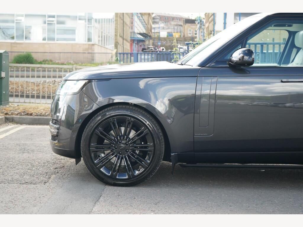 LAND ROVER RANGE ROVER DIESEL ESTATE 3.0 D350 Autobiography LWB 4dr Auto [7 Seat] for sale UK - Slide 8