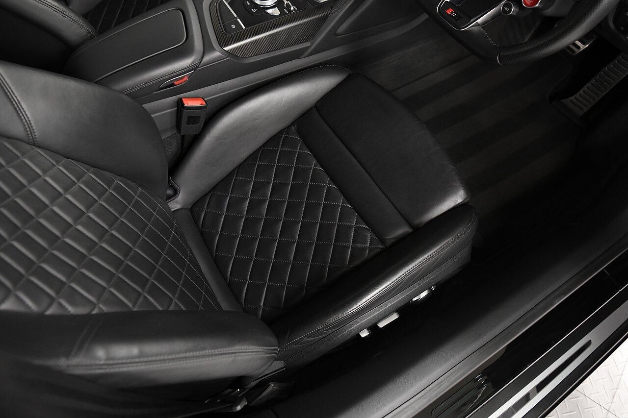 AUDI R8 COUPE 5.2 FSI V10 Plus Quattro 2dr S Tronic for sale UK - Slide 9