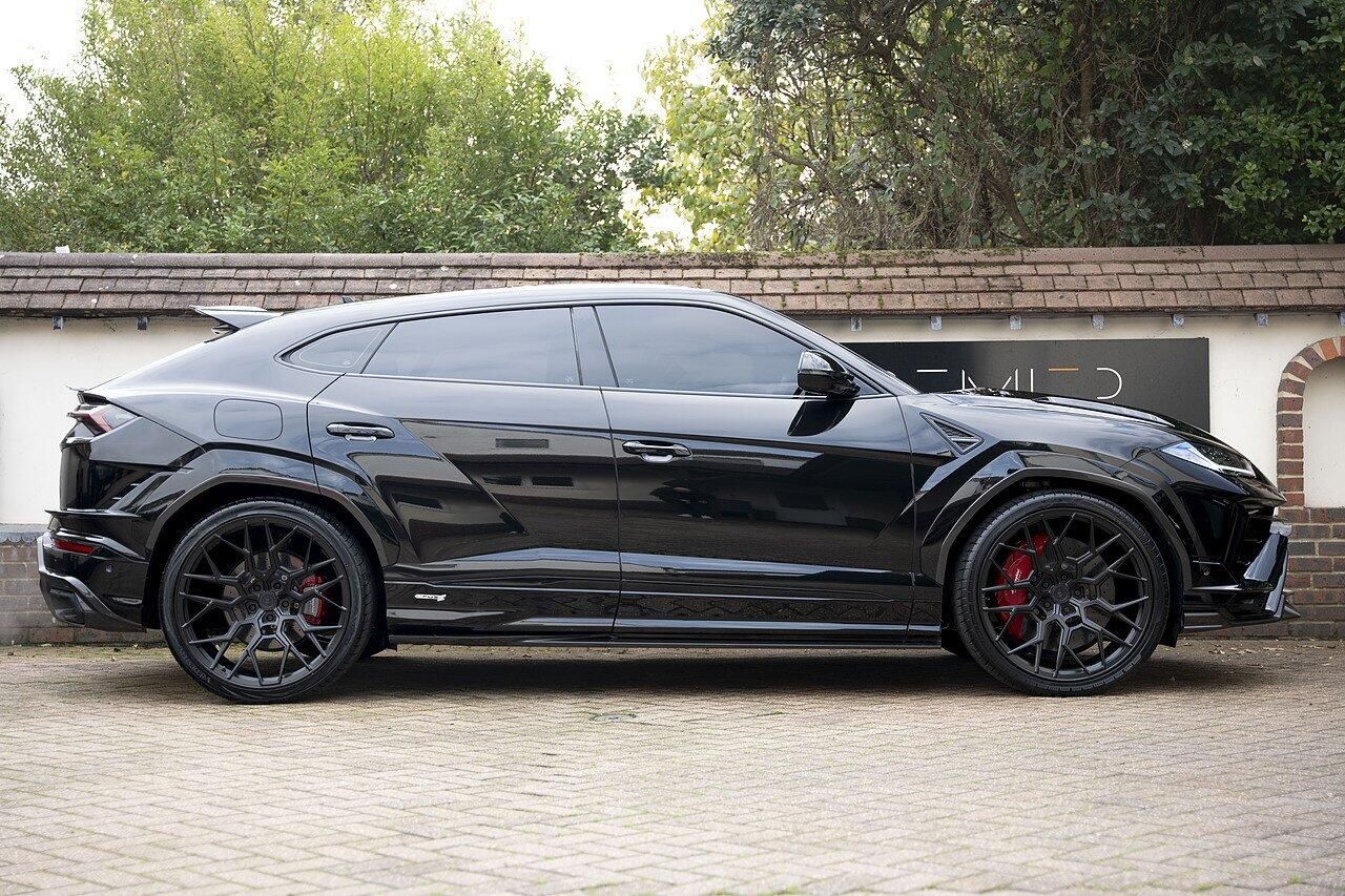 LAMBORGHINI URUS ESTATE 4.0T FSI V8 S 5dr Auto for sale UK - Slide 3