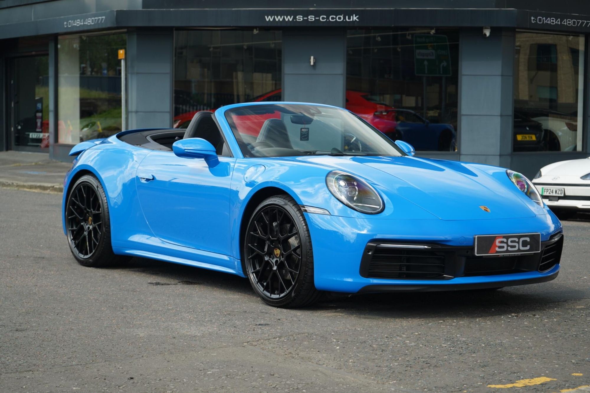 PORSCHE 911 [992] CARRERA CABRIOLET S 2dr PDK for sale UK - Slide 4