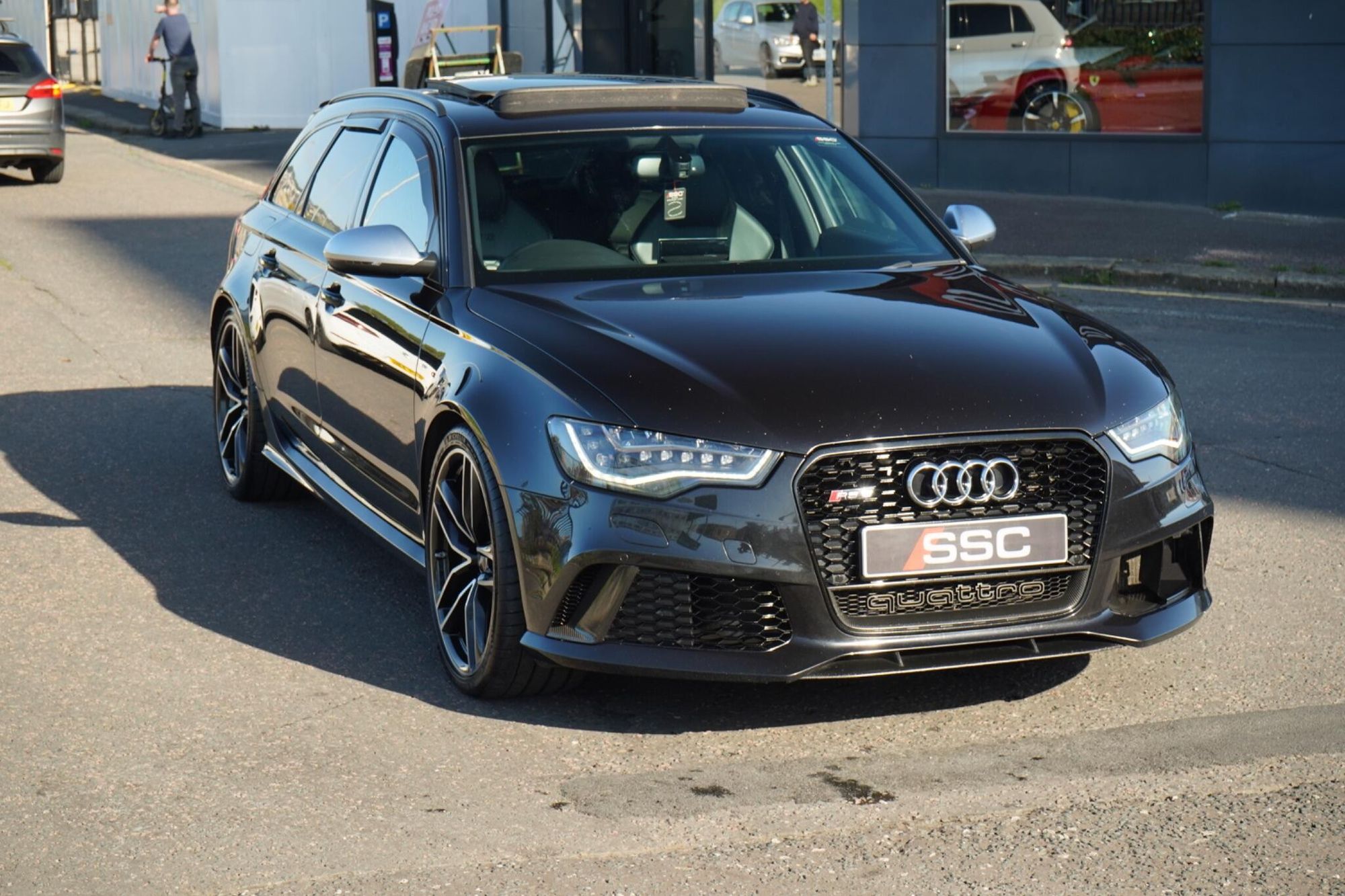 AUDI RS6 AVANT 4.0T FSI V8 Bi-Turbo RS6 Quattro 5dr Tip Auto for sale UK - Slide 5