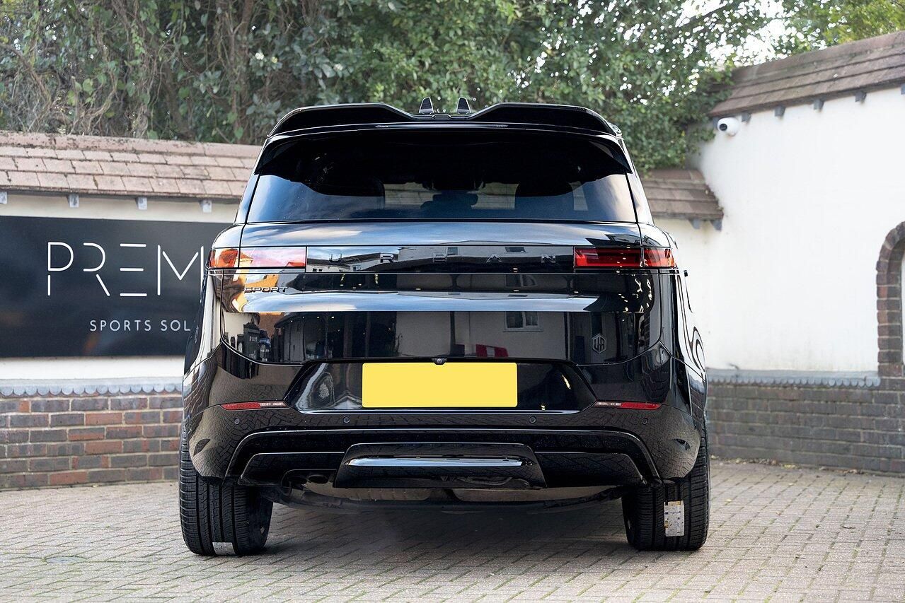 LAND ROVER RANGE ROVER SPORT DIESEL ESTATE 3.0 D300 Dynamic SE 5dr Auto for sale UK - Slide 5
