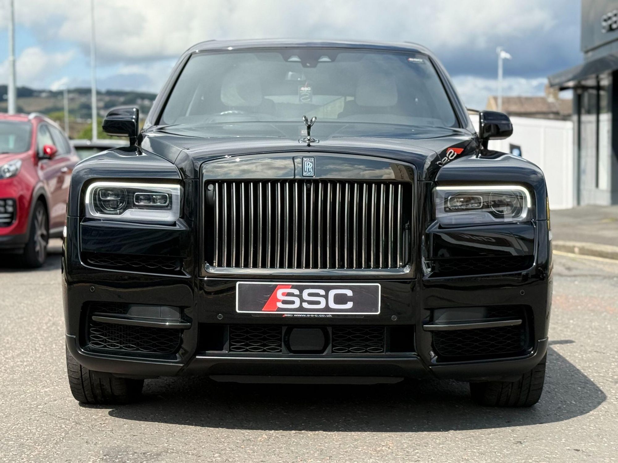 ROLLS-ROYCE CULLINAN ESTATE Black Badge 5dr Auto for sale UK - Slide 6