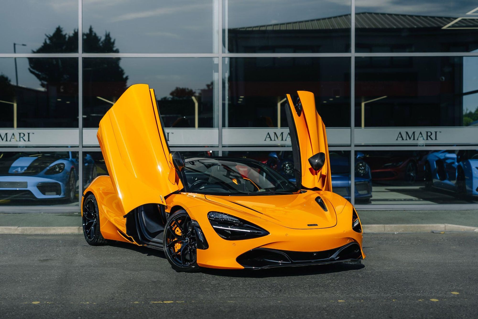 MCLAREN 720 S SPIDER V8 2dr SSG Auto for sale UK - Slide 2