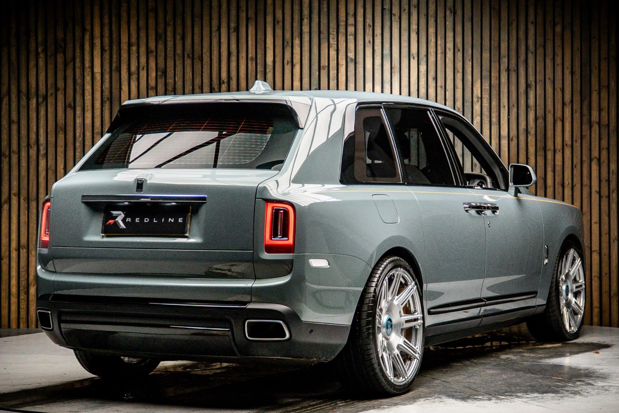 ROLLS-ROYCE CULLINAN ESTATE 5dr Auto for sale UK - Slide 4