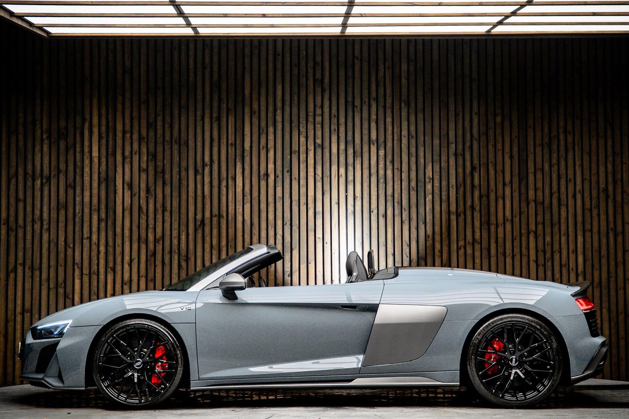 AUDI R8 SPYDER 5.2 FSI V10 Quattro Performance 2dr S Tronic for sale UK - Slide 7