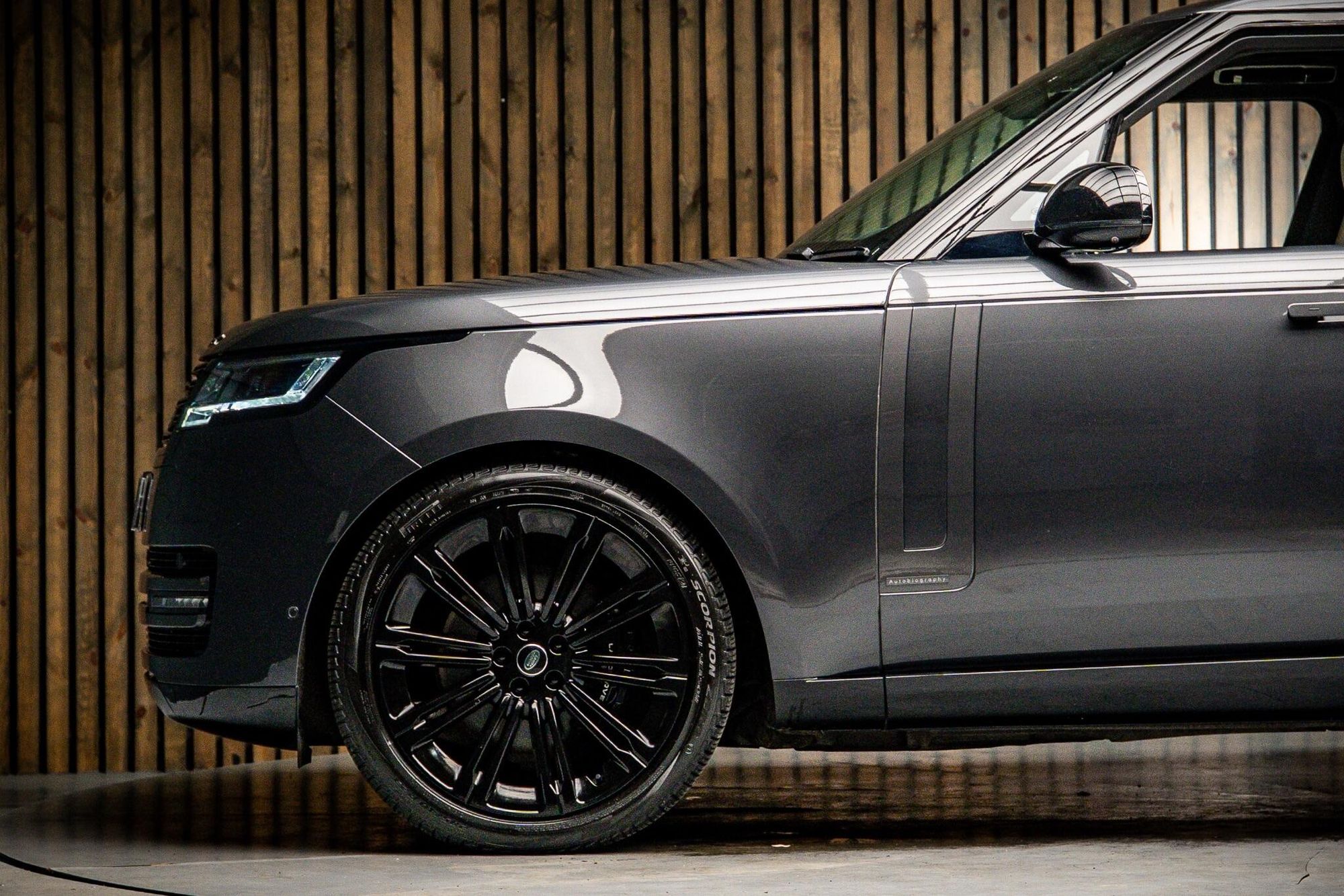 LAND ROVER RANGE ROVER DIESEL ESTATE 3.0 D350 Autobiography 4dr Auto for sale UK - Slide 9