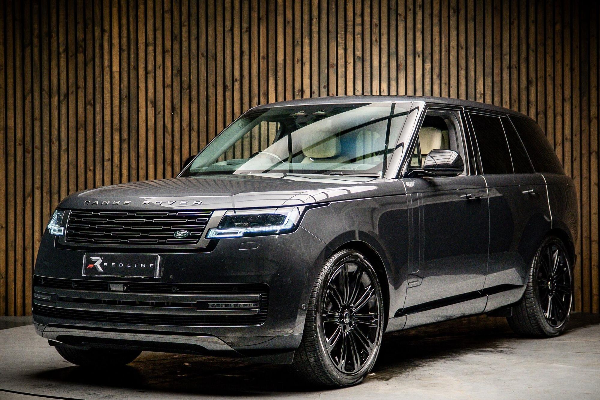 LAND ROVER RANGE ROVER DIESEL ESTATE 3.0 D350 Autobiography 4dr Auto for sale UK - Slide 8