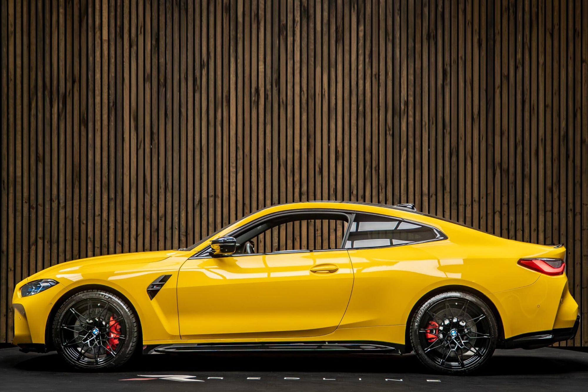 BMW M4 Coupe 3.0 Competition M xDrive 530 Steptronic 2 Door Auto for sale UK - Slide 7