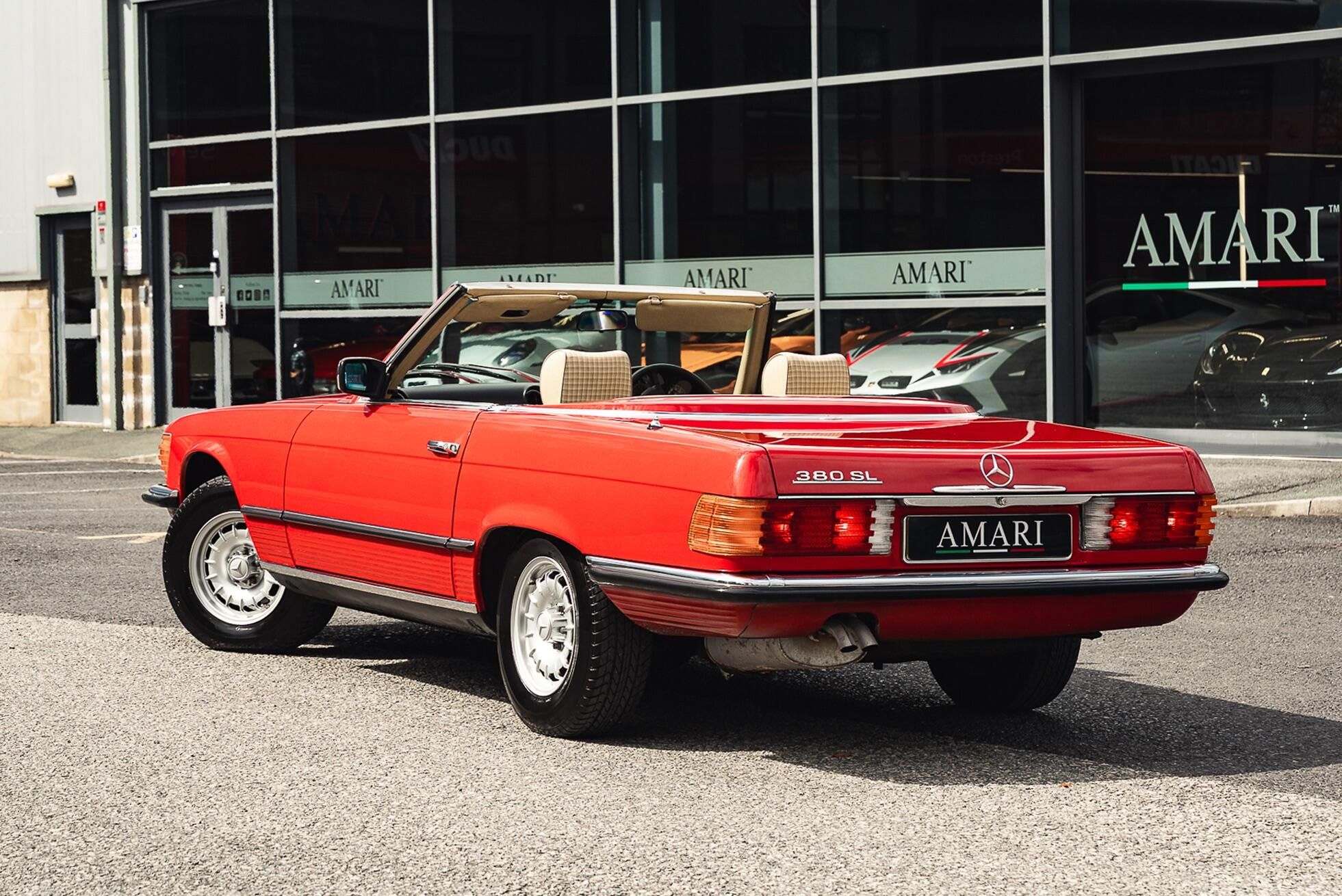 MERCEDES-BENZ SL SERIES ROADSTER 380 SL 2dr Auto for sale UK - Slide 4