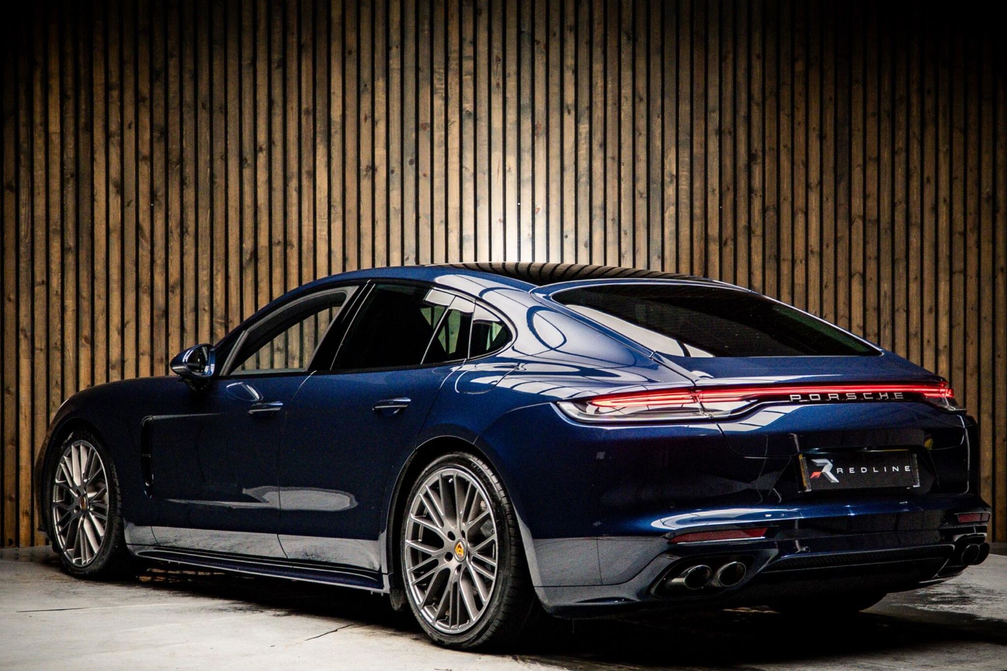 PORSCHE PANAMERA HATCHBACK SPECIAL EDITIONS 2.9 V6 4 Platinum Edition E-Hybrid 5dr PDK for sale UK - Slide 3