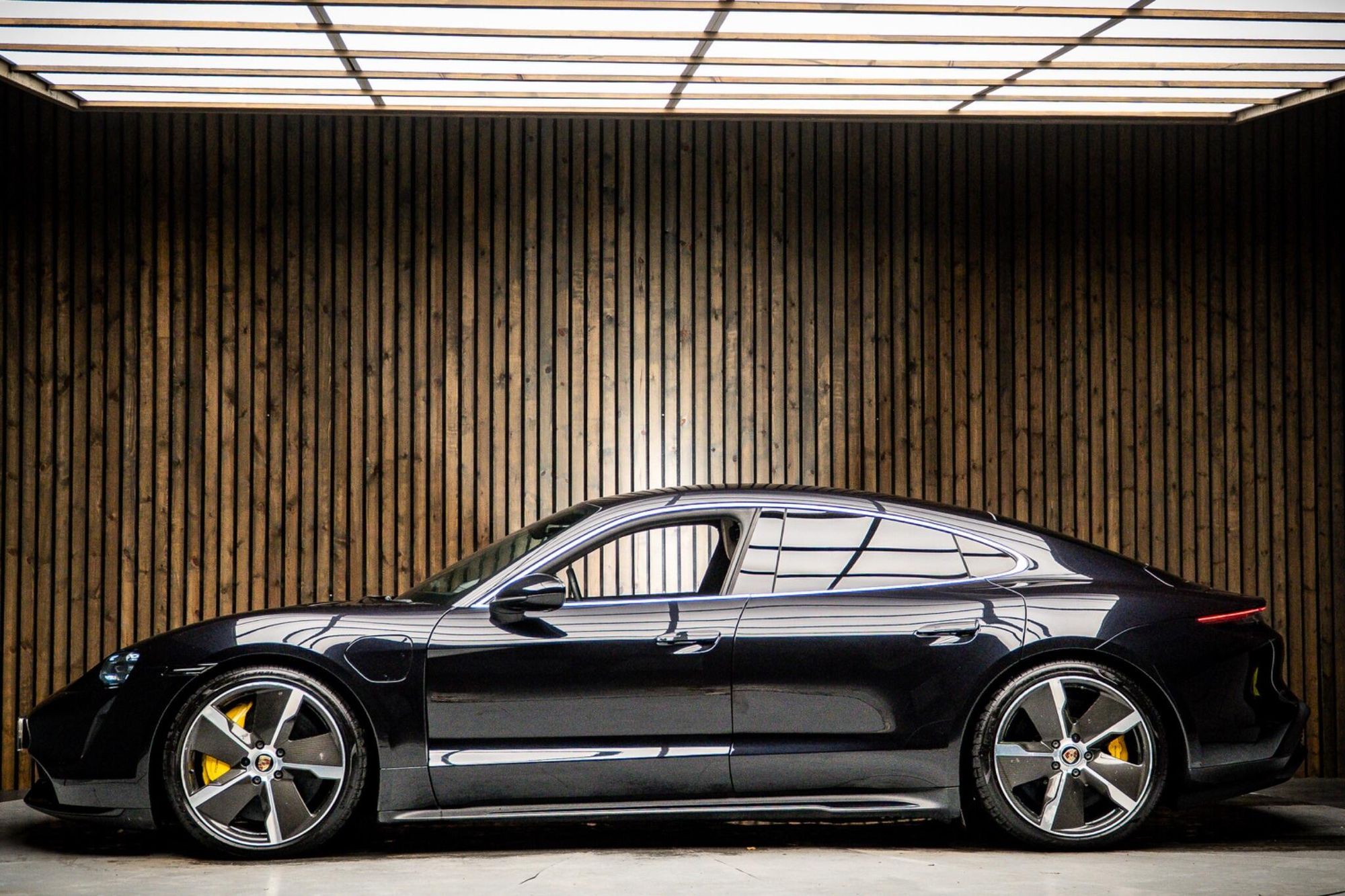 PORSCHE TAYCAN SALOON 500kW Turbo 93kWh 4dr Auto for sale UK - Slide 7