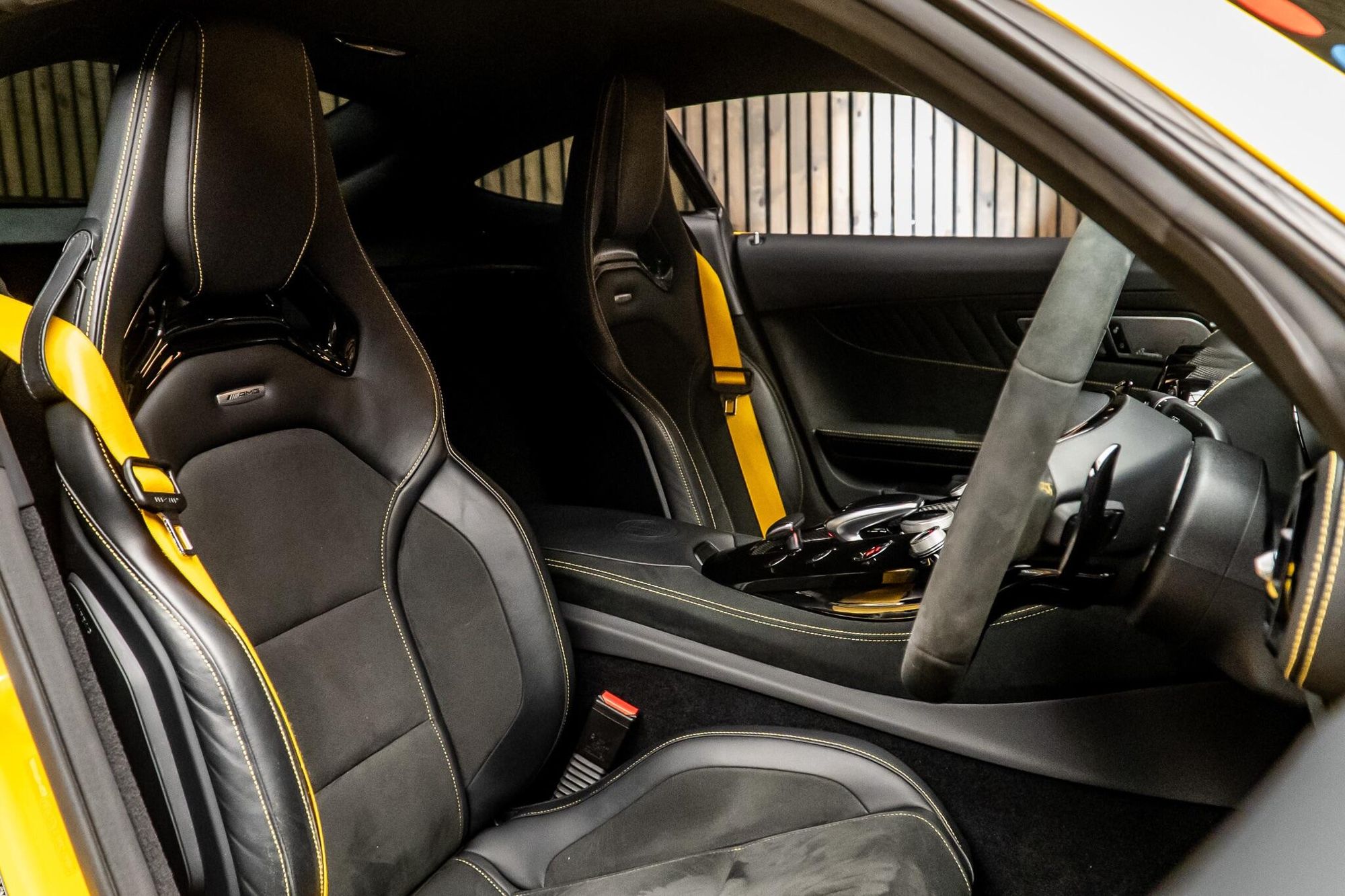 MERCEDES-BENZ AMG GT COUPE GT R Premium 2dr Auto for sale UK - Slide 2