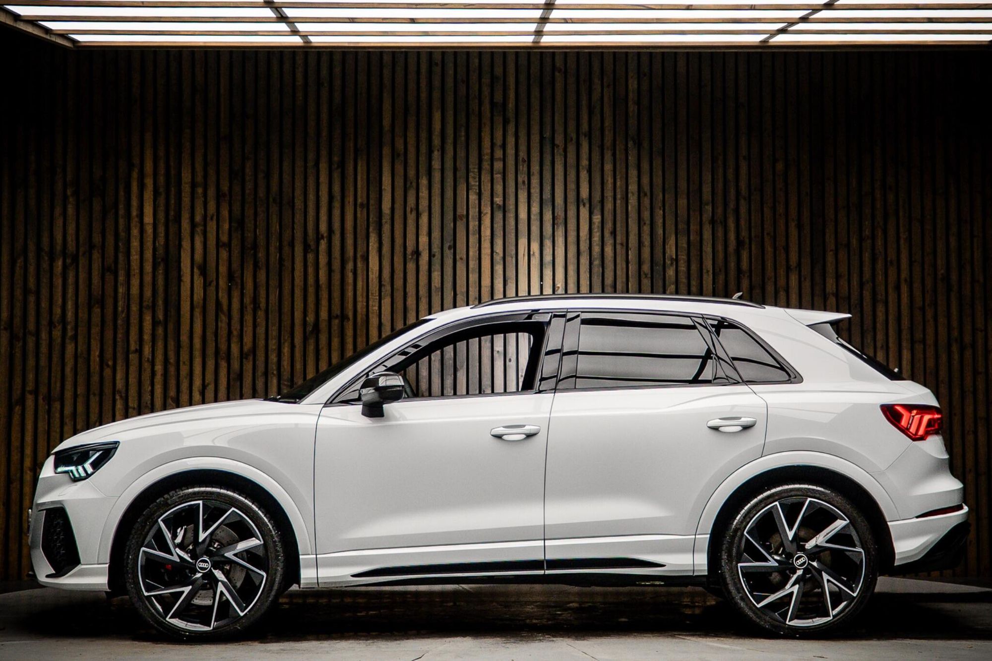 AUDI RS Q3 ESTATE RS Q3 TFSI Quattro Vorsprung 5dr S Tronic for sale UK - Slide 7