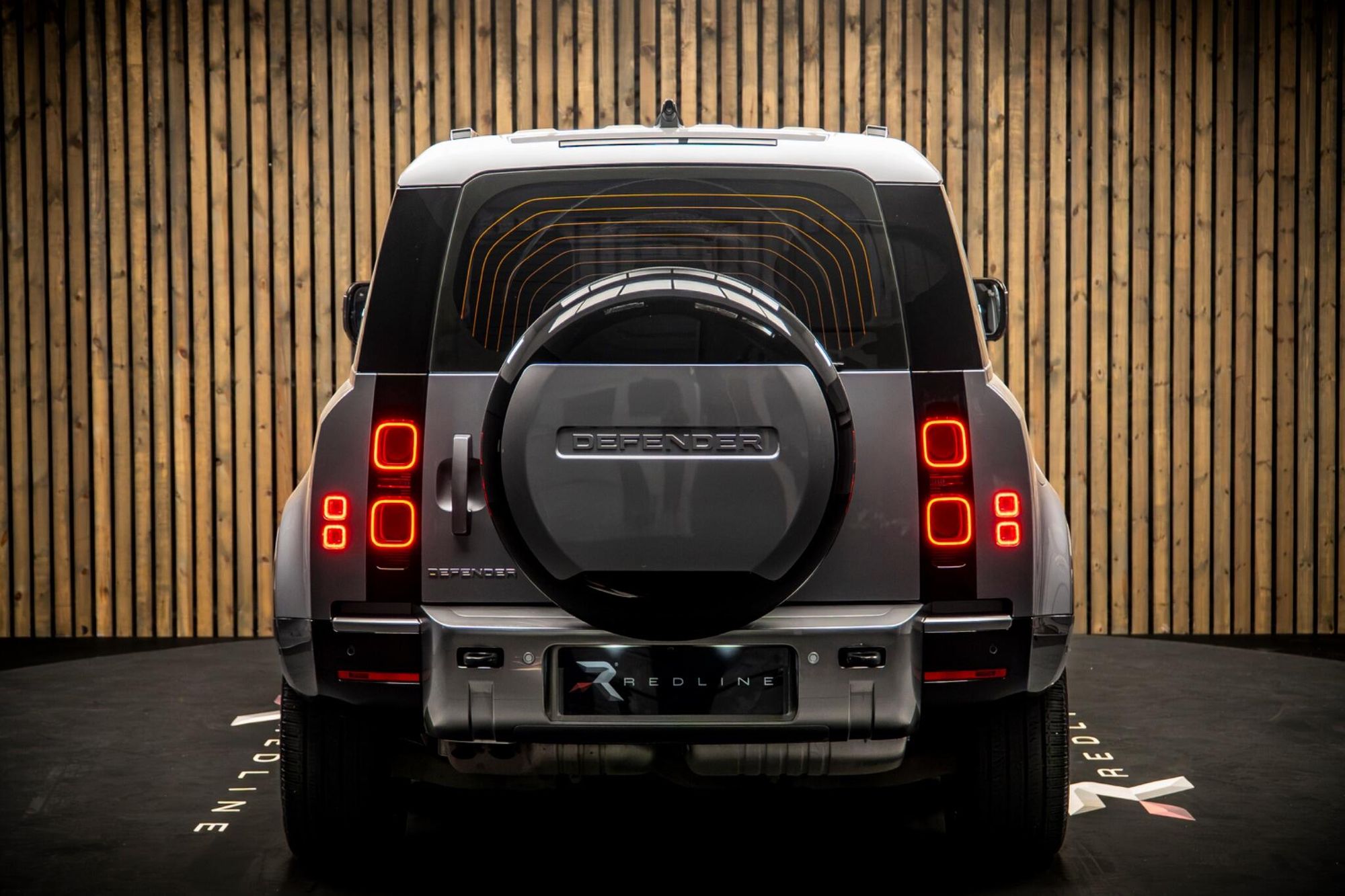 LAND ROVER DEFENDER DIESEL ESTATE 3.0 D300 HSE 110 5dr Auto for sale UK - Slide 6