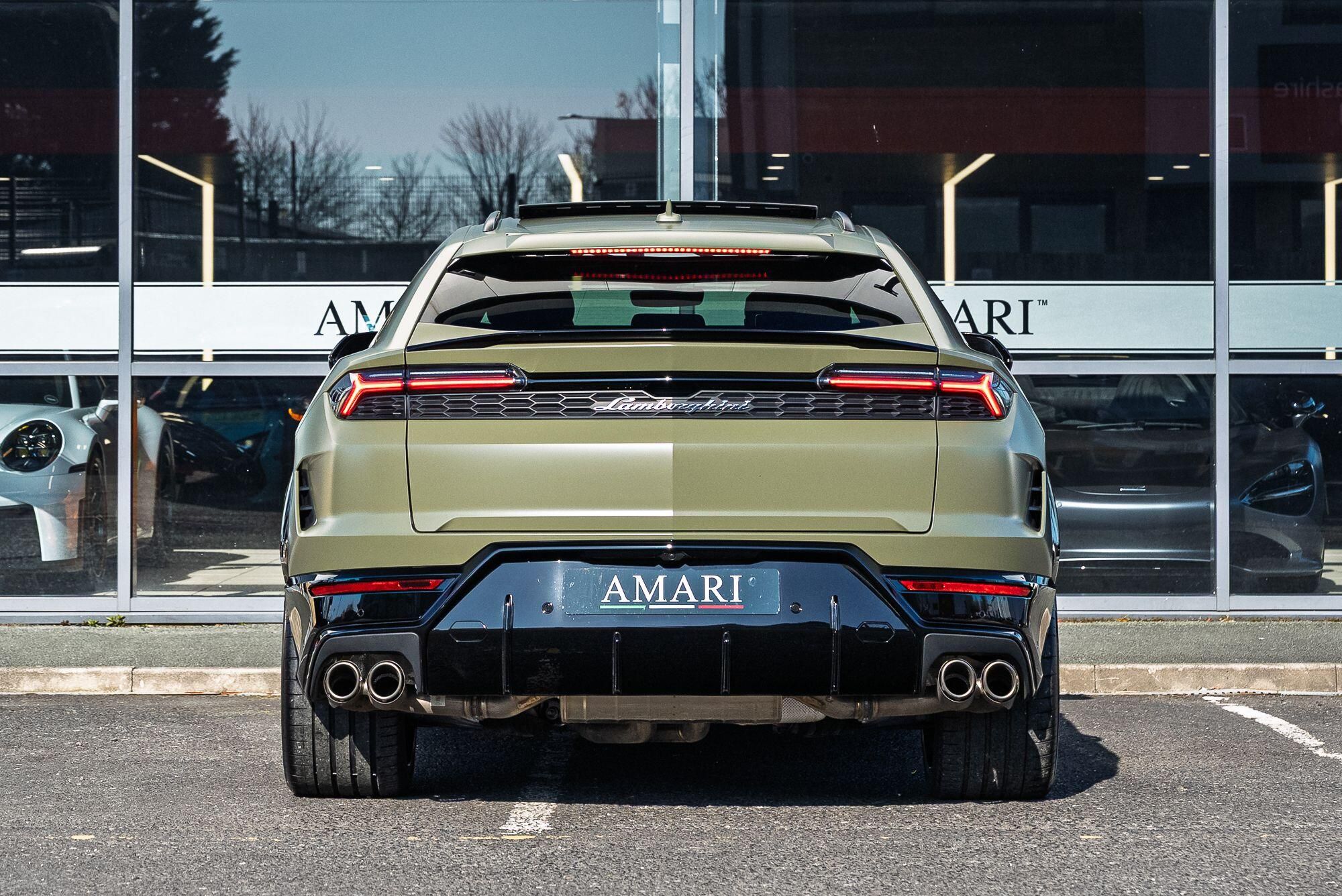 LAMBORGHINI URUS ESTATE 4.0T 25.9kWh Plug-in Hybrid FSI V8 5dr Auto for sale UK - Slide 3