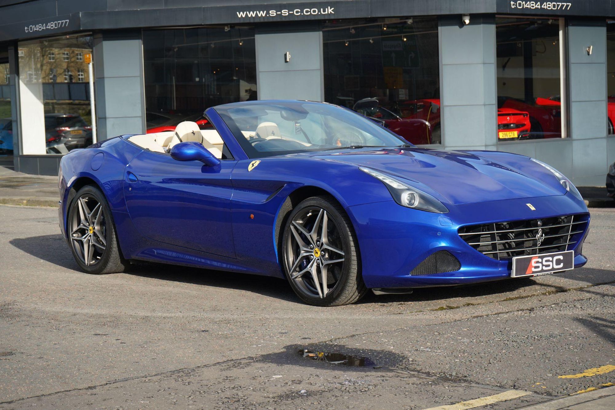 FERRARI CALIFORNIA CONVERTIBLE T 2dr Auto [HELE] for sale UK - Slide 5