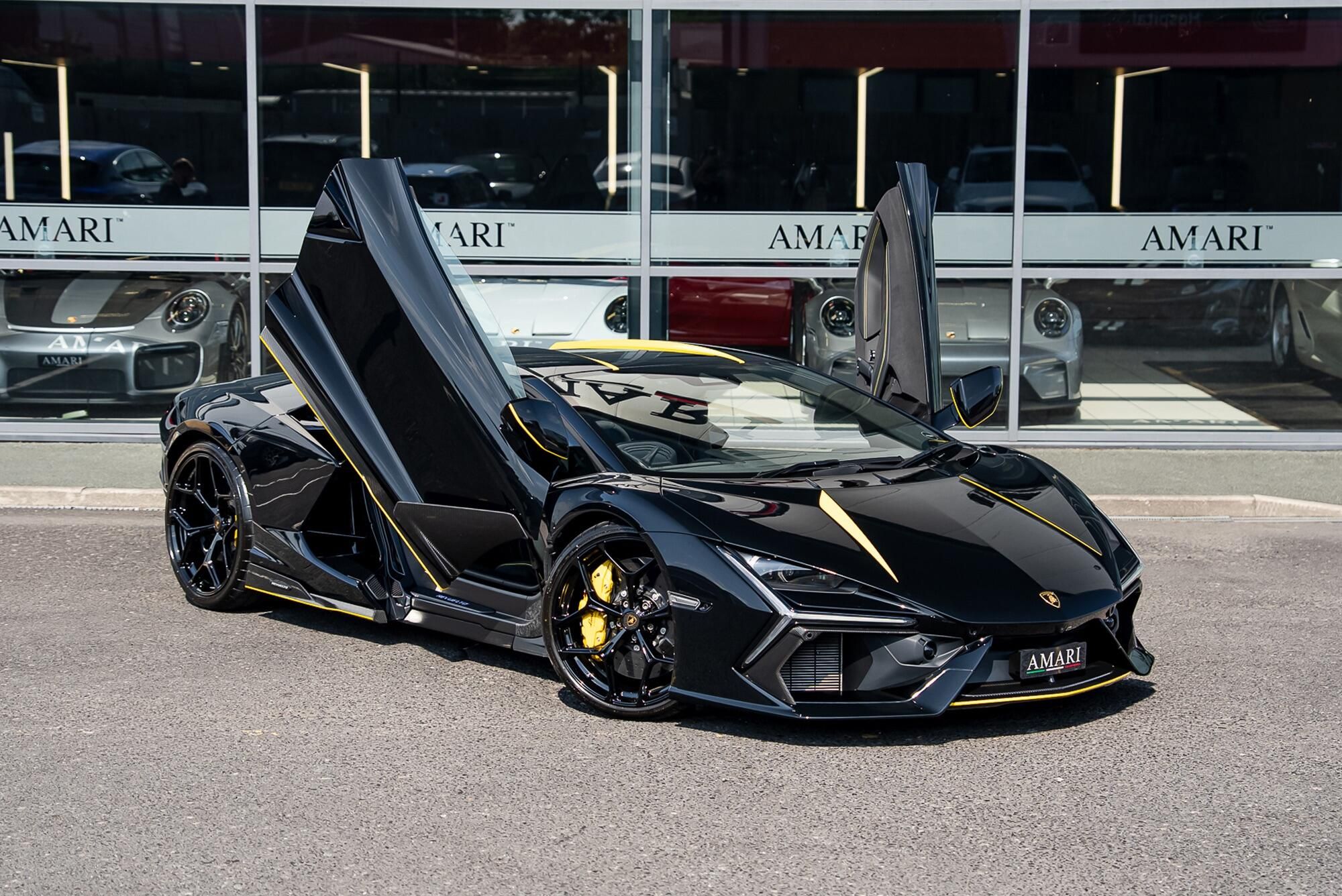 LAMBORGHINI REVUELTO COUPE 6.5 V12 1015 PHEV 2dr DCT for sale UK - Slide 9