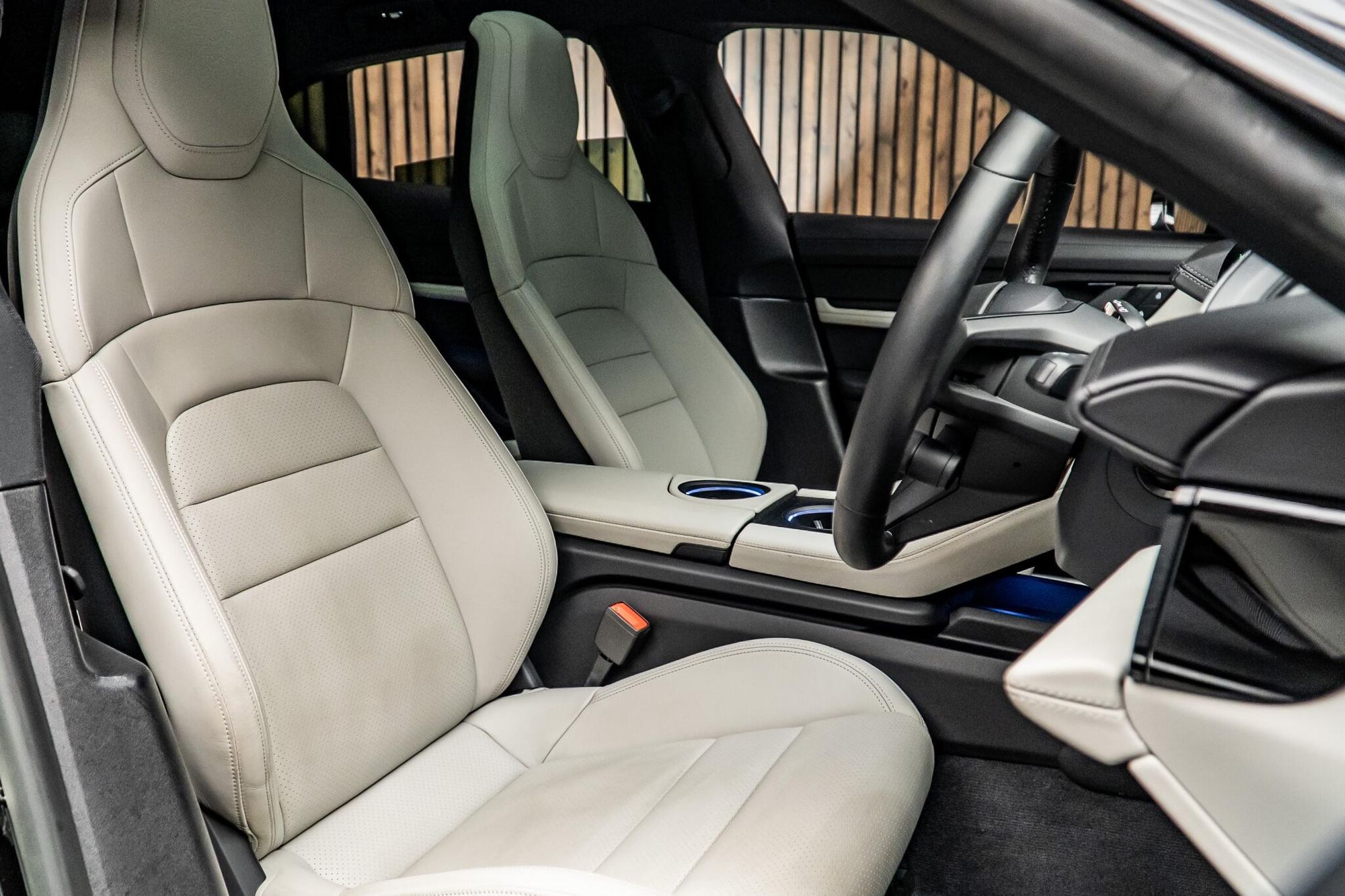 PORSCHE TAYCAN SPORT TURISMO 420kW 4S 93kWh 5dr Auto for sale UK - Slide 2