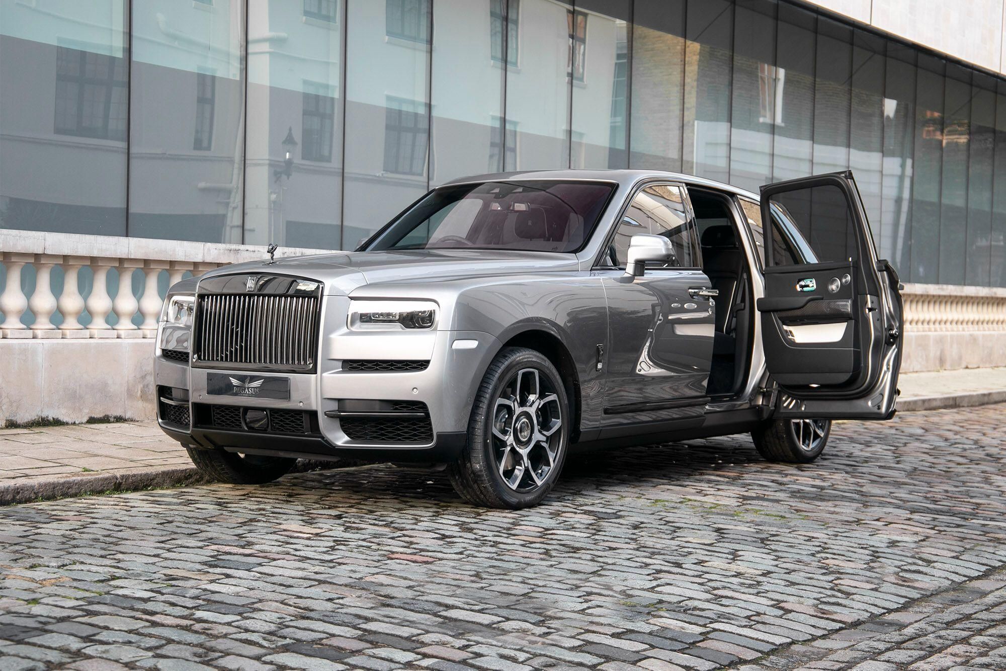 ROLLS-ROYCE CULLINAN ESTATE Black Badge 5dr Auto for sale UK - Slide 5