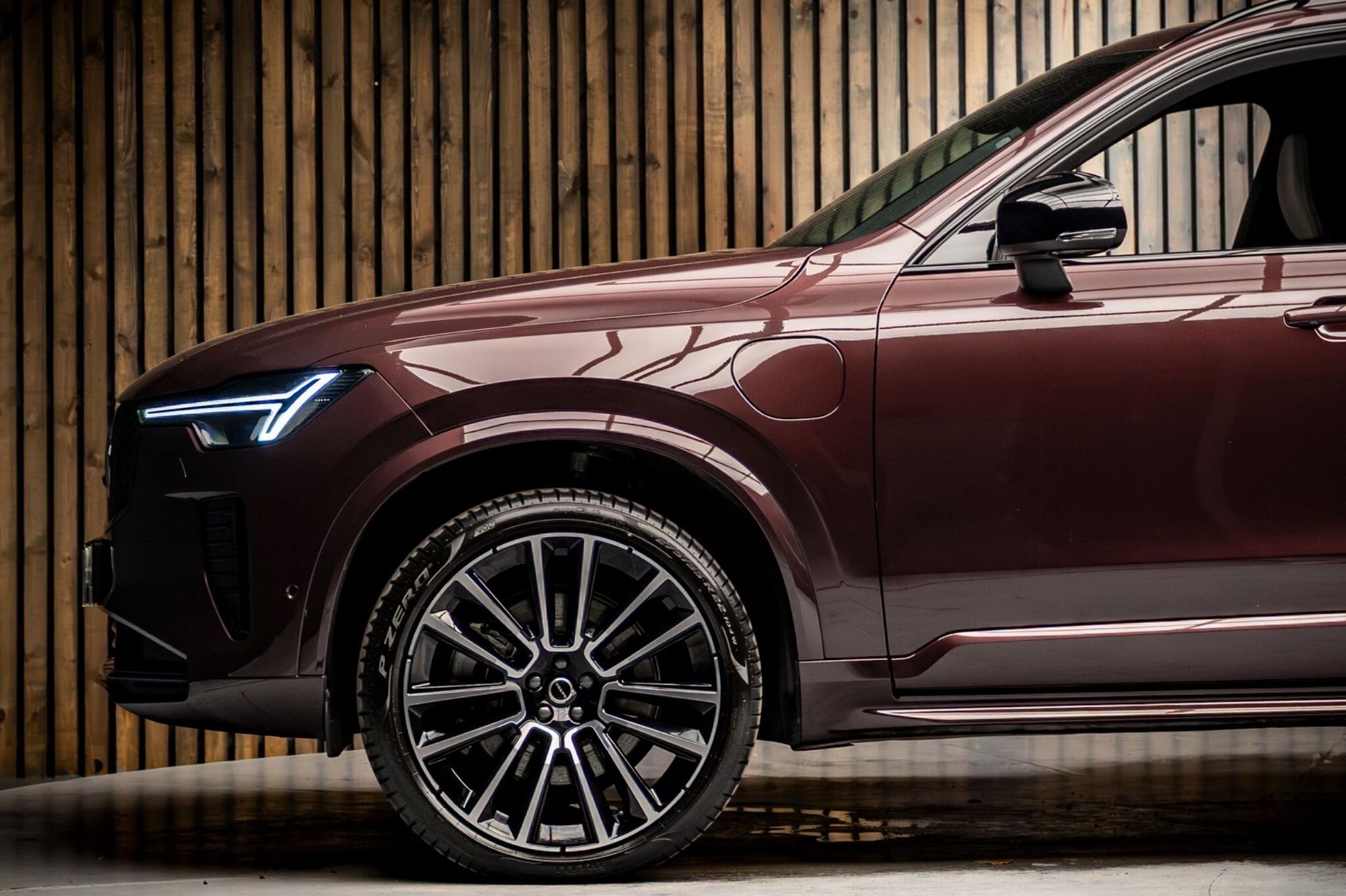 VOLVO XC90 ESTATE 2.0 T8 PHEV Ultra Dark 5dr AWD Geartronic for sale UK - Slide 9