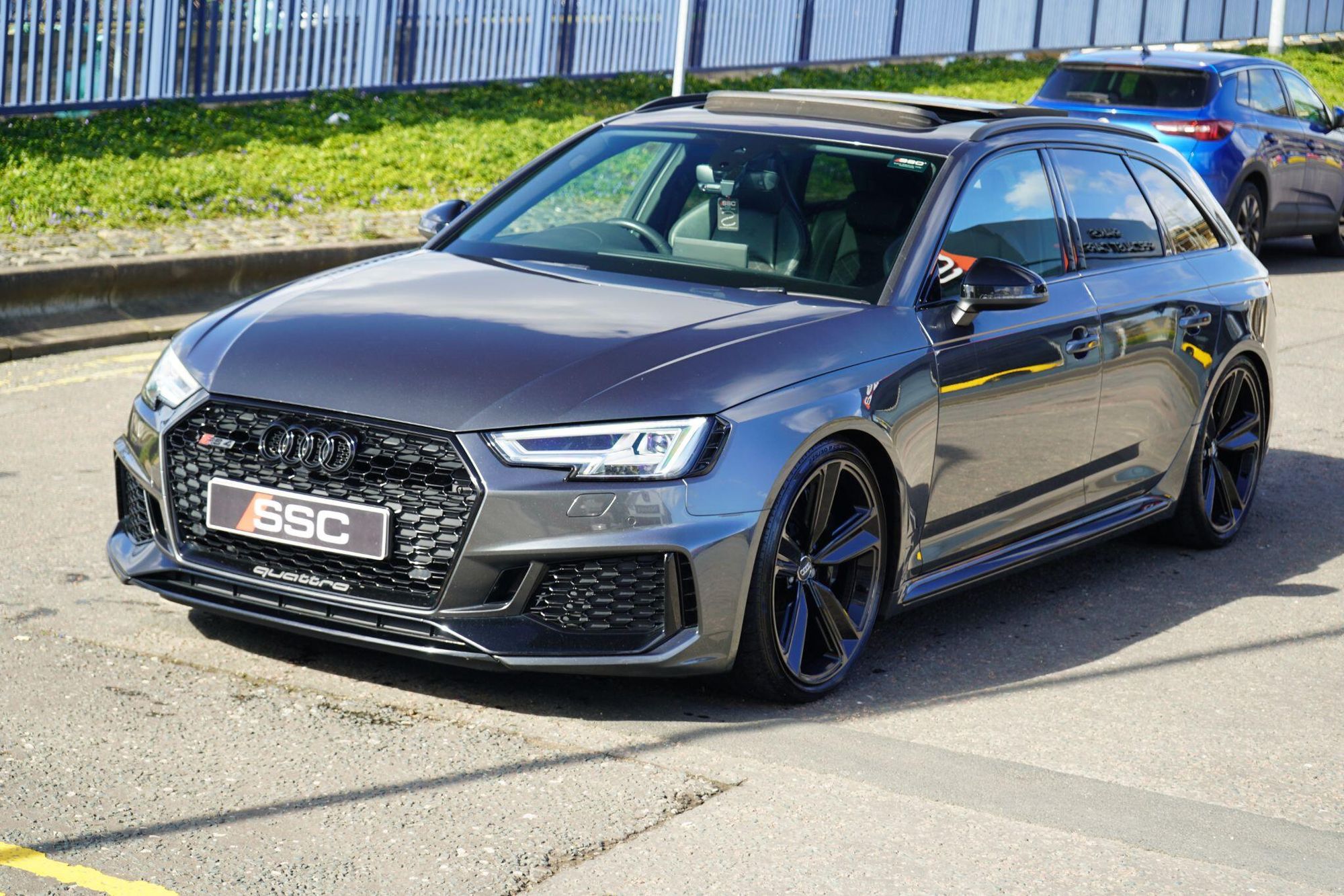 AUDI RS4 RS 4 AVANT SPECIAL EDITION RS 4 TFSI Quattro Sport Edition 5dr S Tronic for sale UK - Slide 6