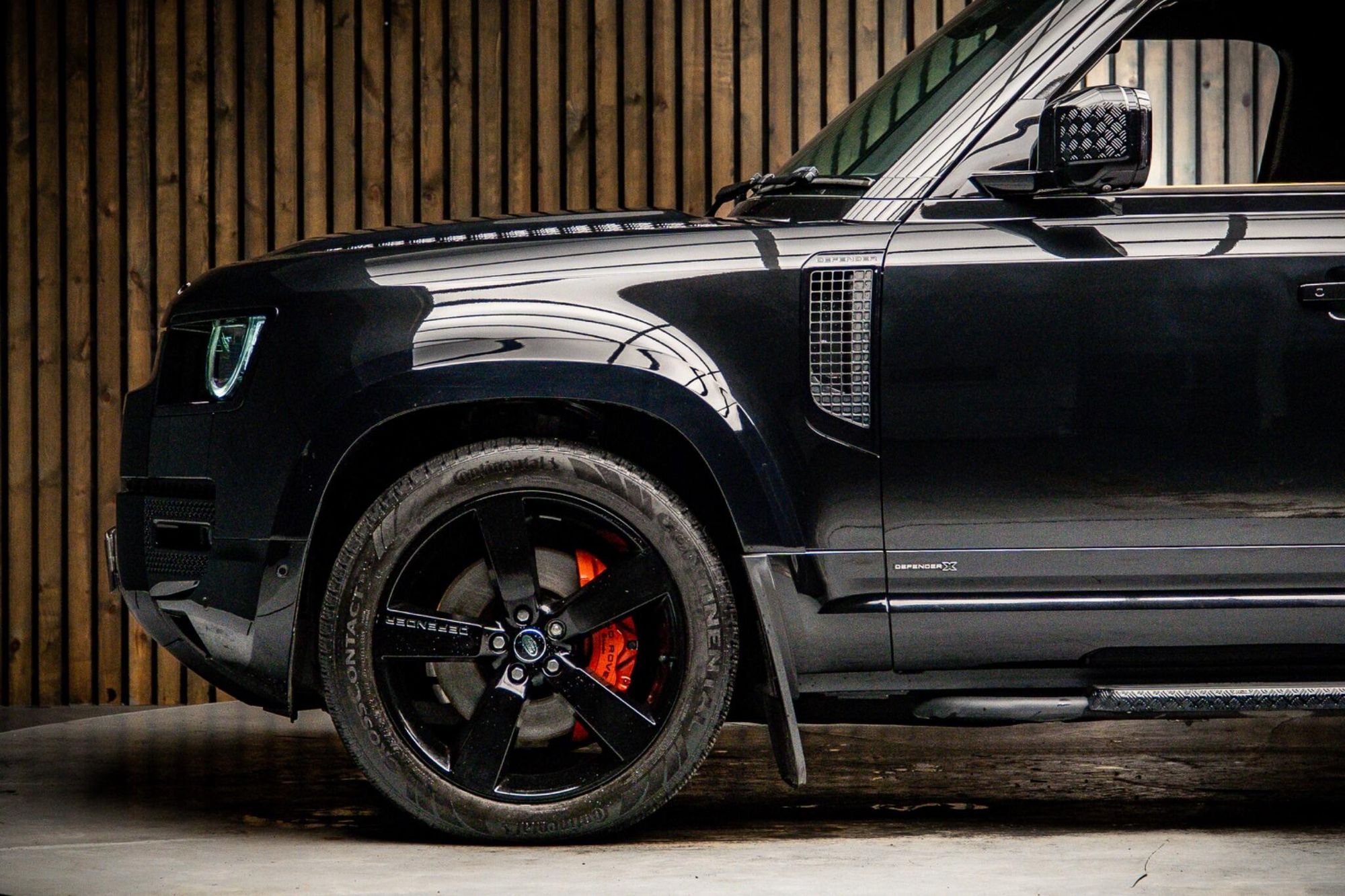 LAND ROVER DEFENDER ESTATE 3.0 P400 X 110 5dr Auto for sale UK - Slide 9