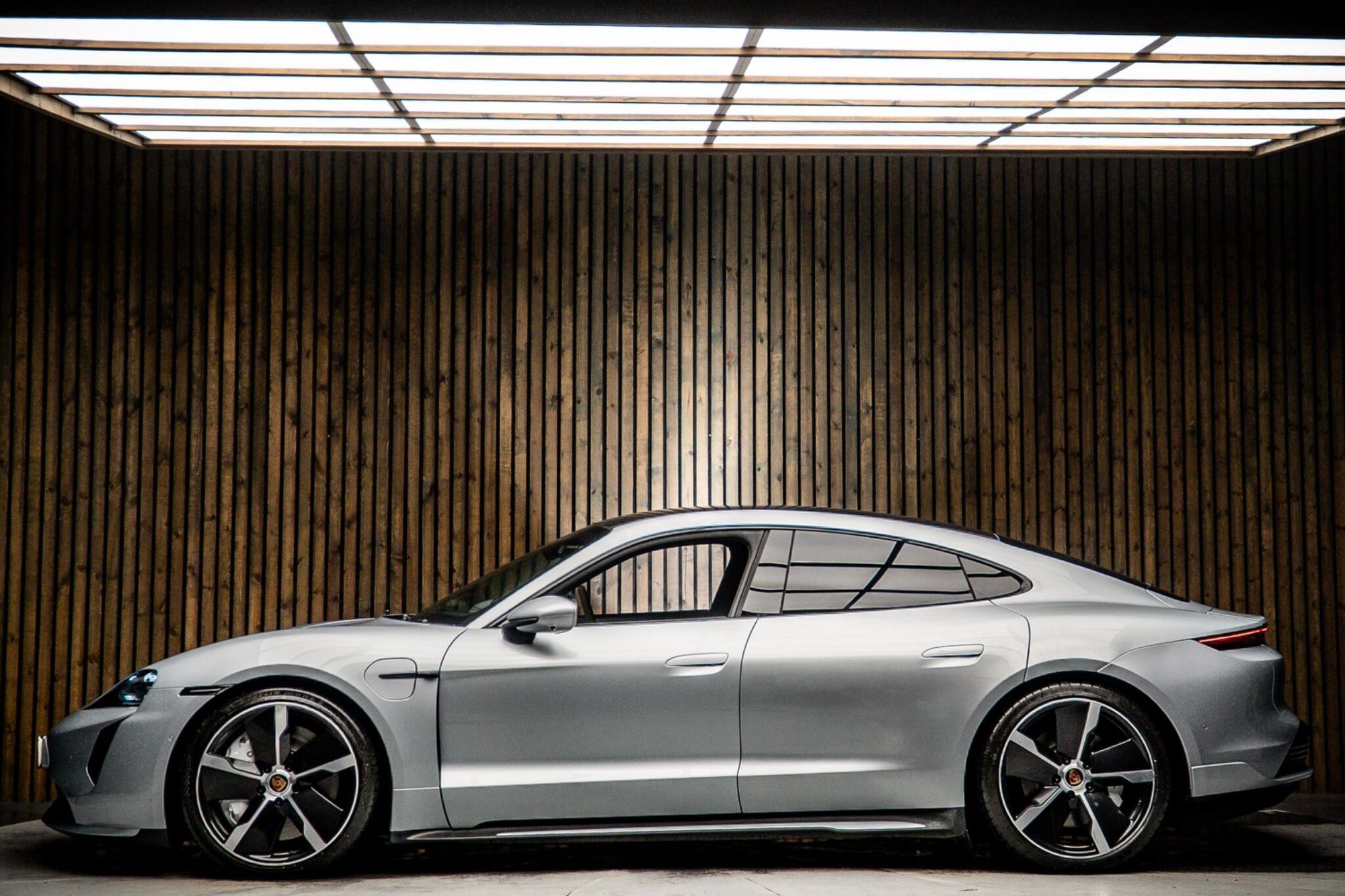 PORSCHE TAYCAN SALOON 500kW Turbo 93kWh 4dr Auto for sale UK - Slide 7