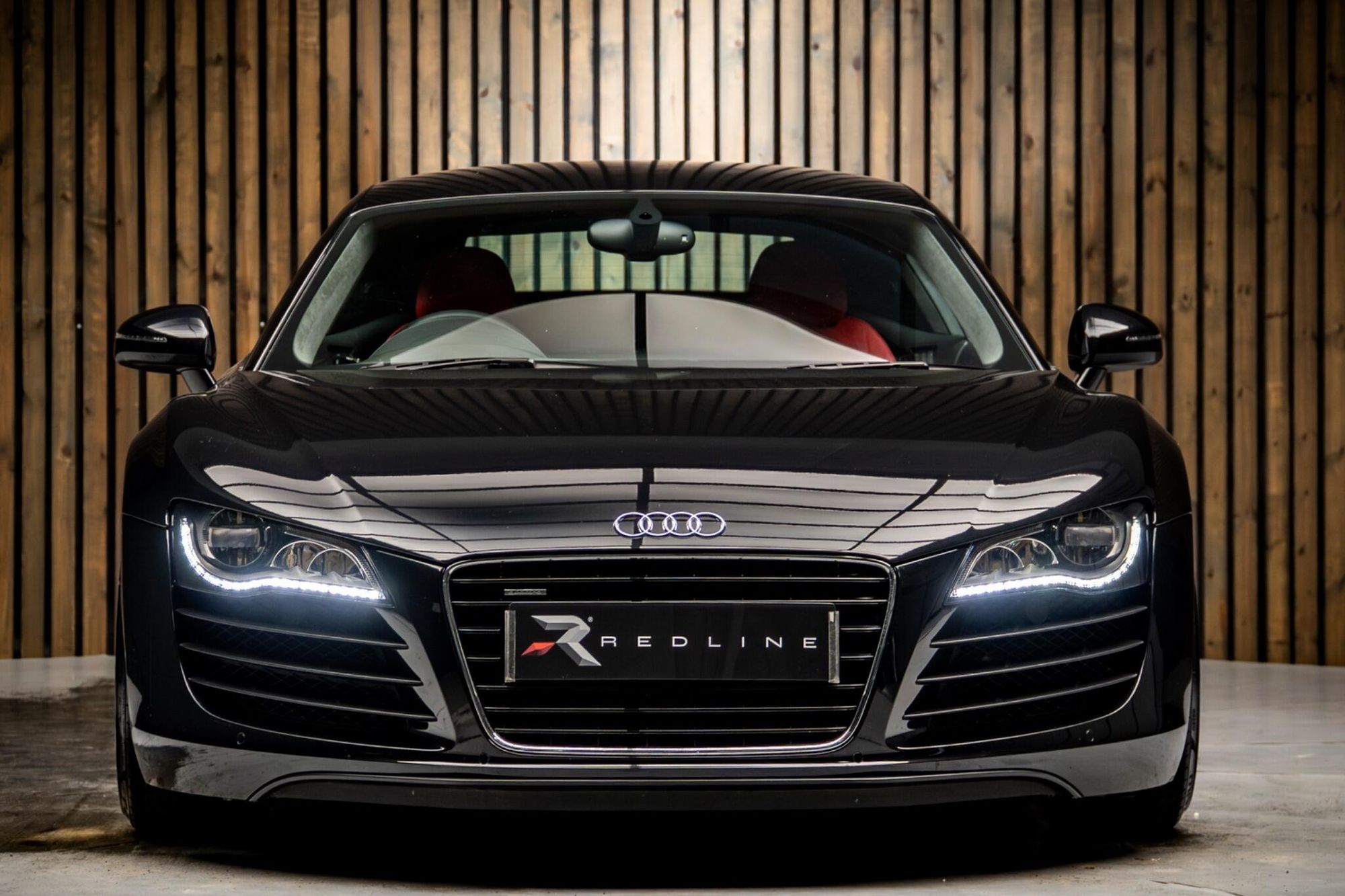 AUDI R8 COUPE 4.2 FSI Quattro 2dr for sale UK - Slide 5