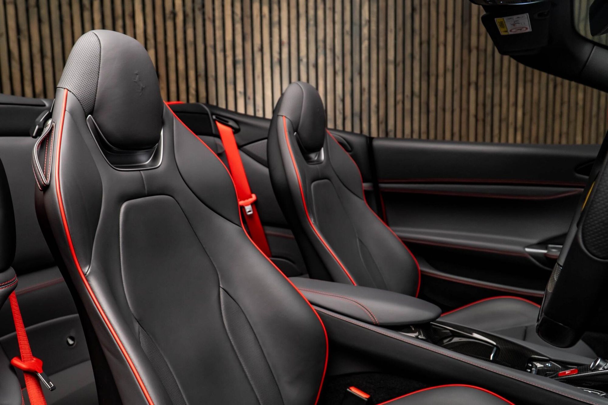 FERRARI PORTOFINO CONVERTIBLE GT 2dr Auto for sale UK - Slide 2