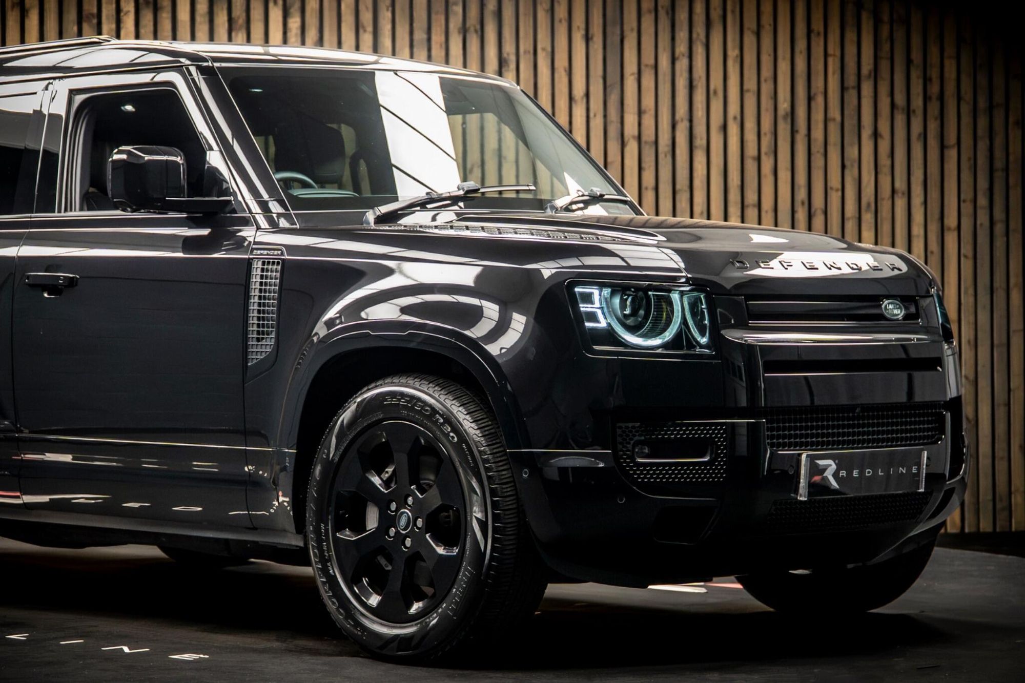 LAND ROVER DEFENDER DIESEL ESTATE 3.0 D350 X-Dynamic HSE 130 5dr Auto for sale UK - Slide 10