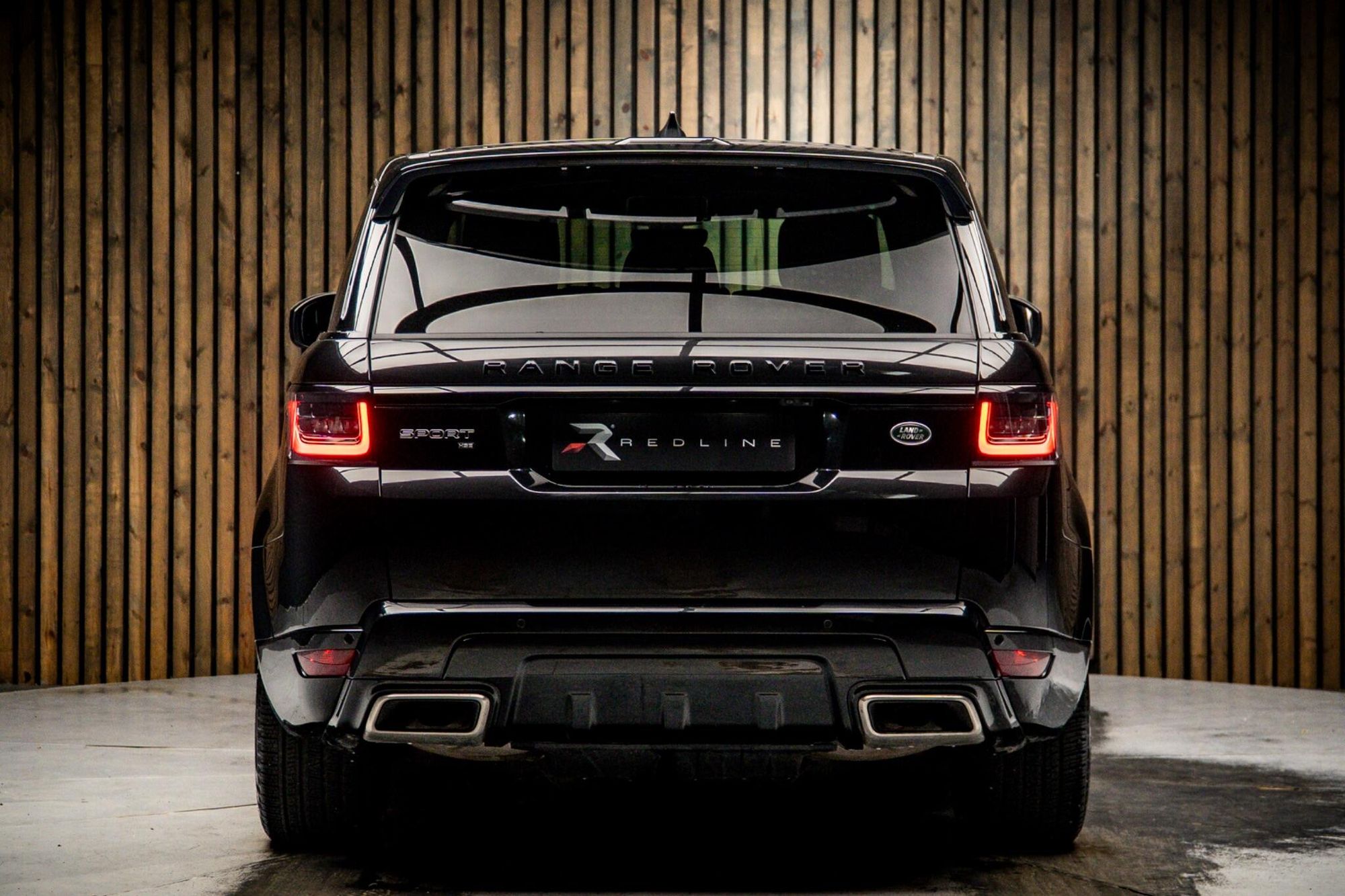 LAND ROVER RANGE ROVER SPORT DIESEL ESTATE 3.0 D300 HSE Dynamic Black 5dr Auto for sale UK - Slide 6