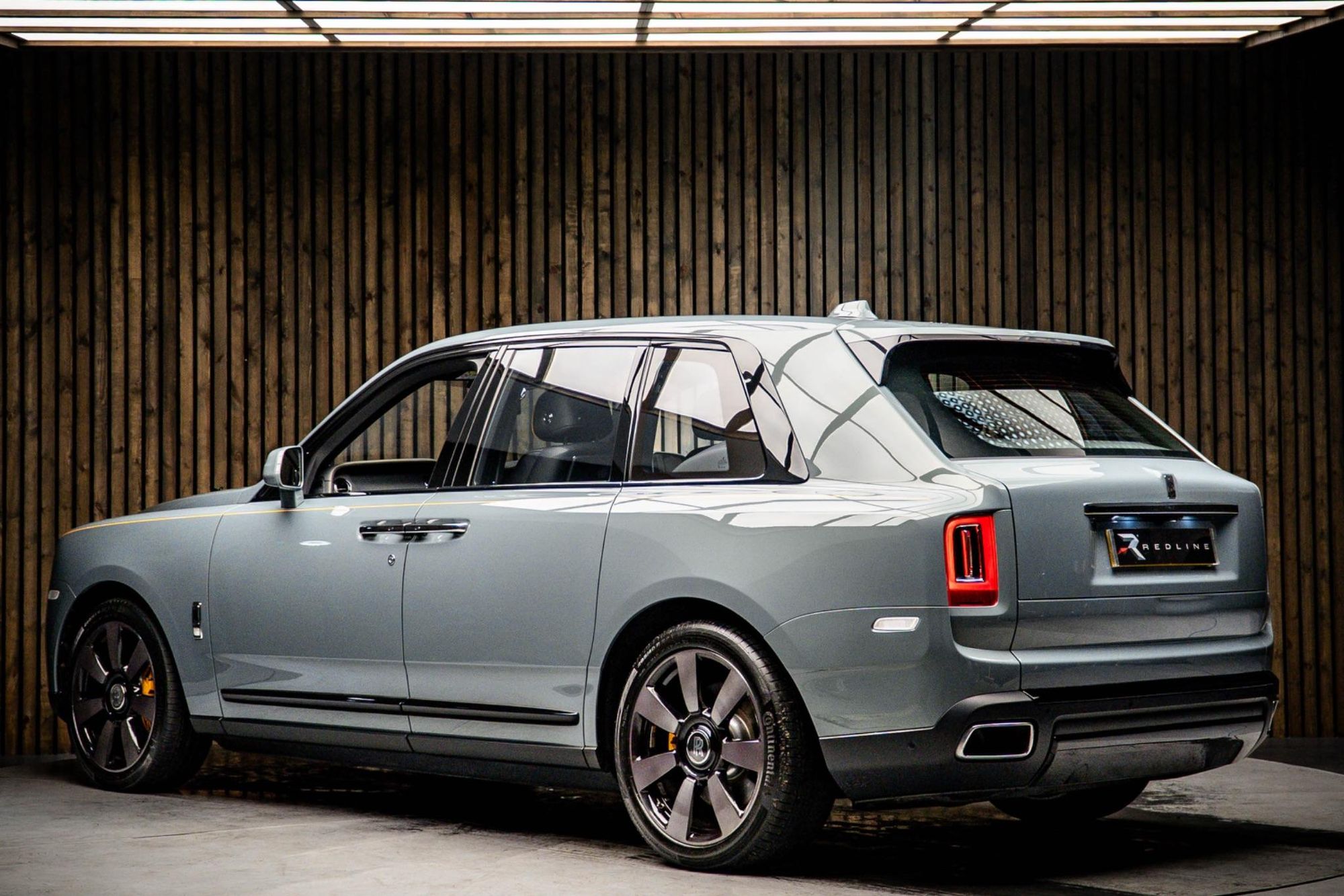 ROLLS-ROYCE CULLINAN ESTATE 5dr Auto for sale UK - Slide 3