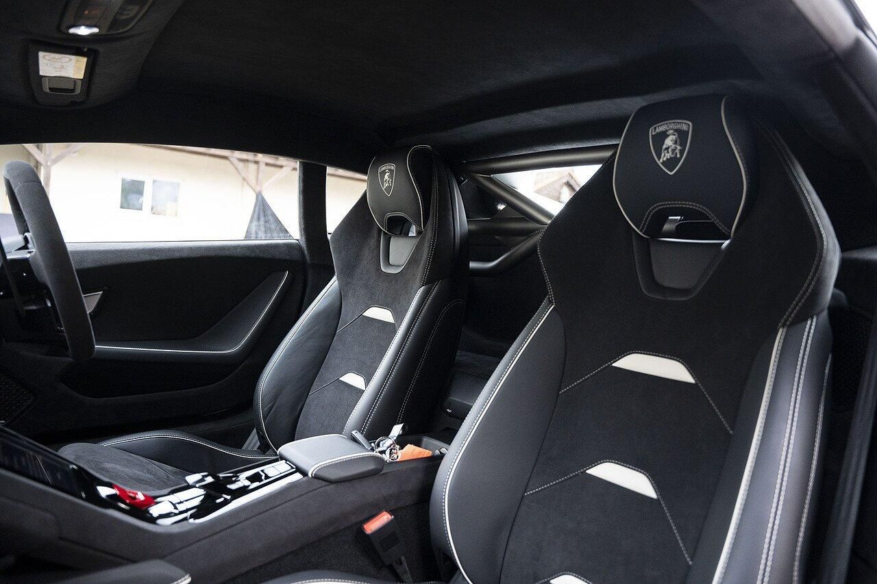 LAMBORGHINI HURACAN COUPE LP 640-4 Performante 2dr LDF for sale UK - Slide 8