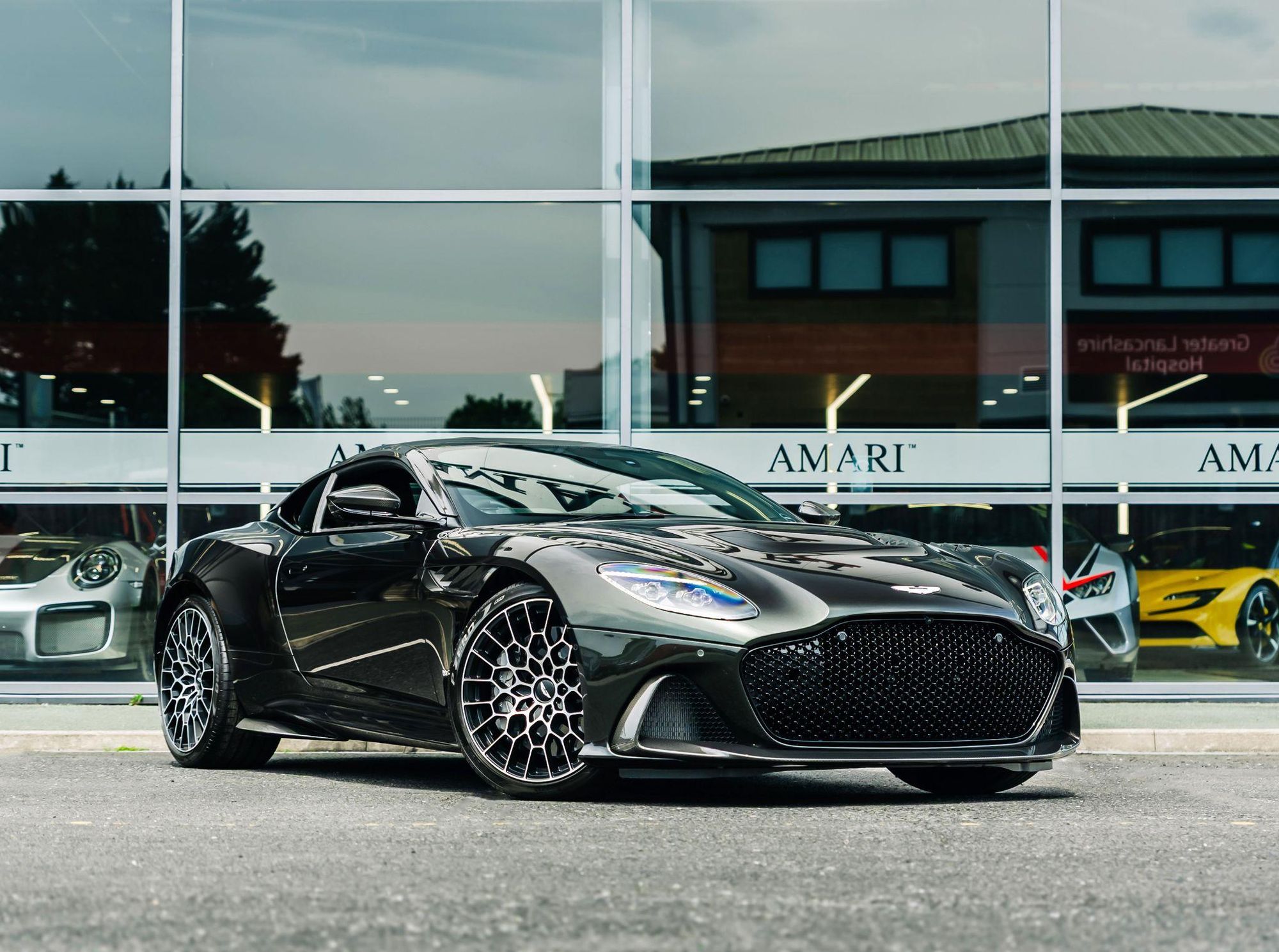ASTON MARTIN DBS COUPE V12 770 ULTIMATE 2dr Touchtronic Auto