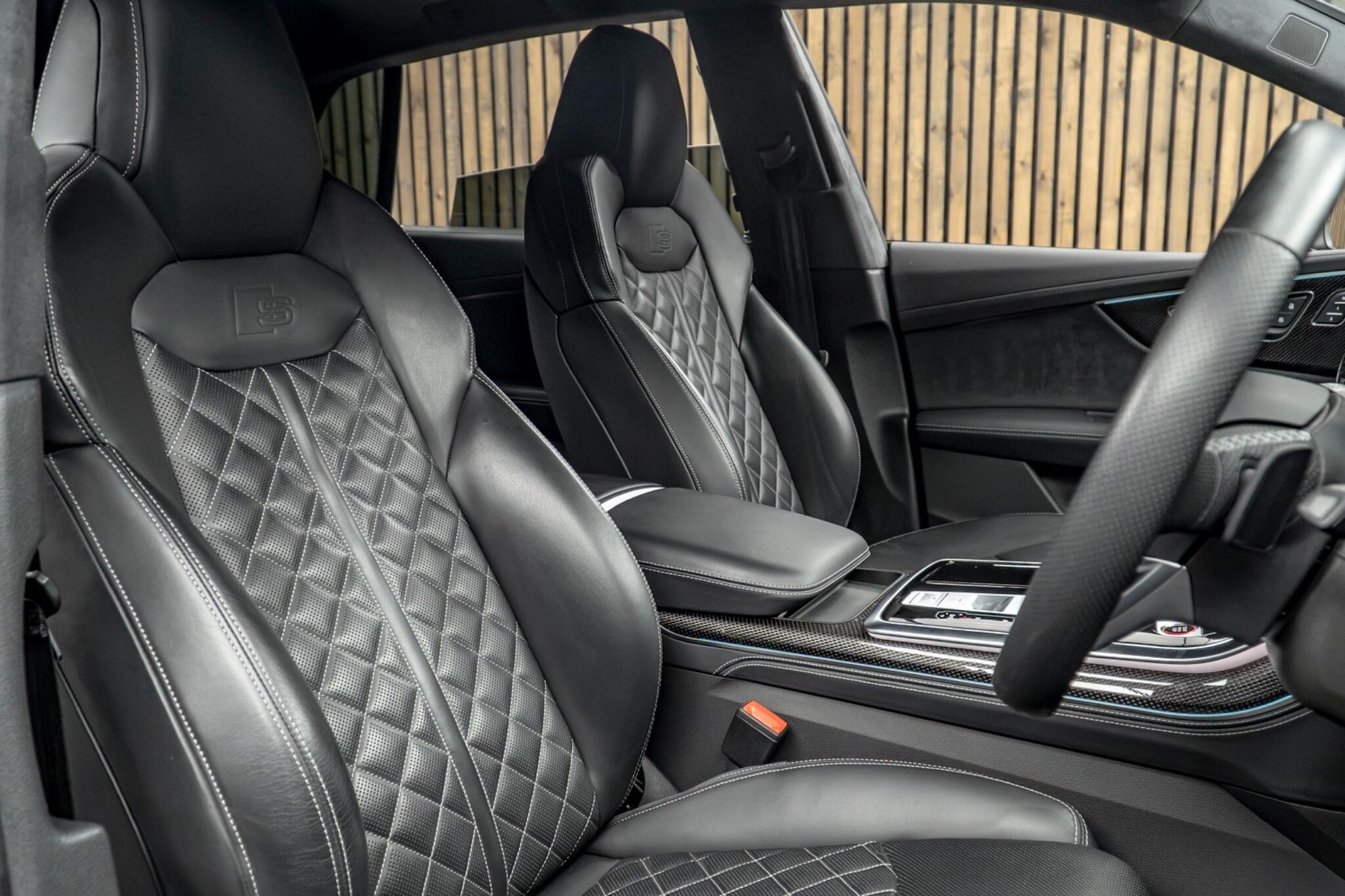 AUDI Q8 ESTATE SQ8 TFSI Quattro Vorsprung 5dr Tiptronic for sale UK - Slide 2