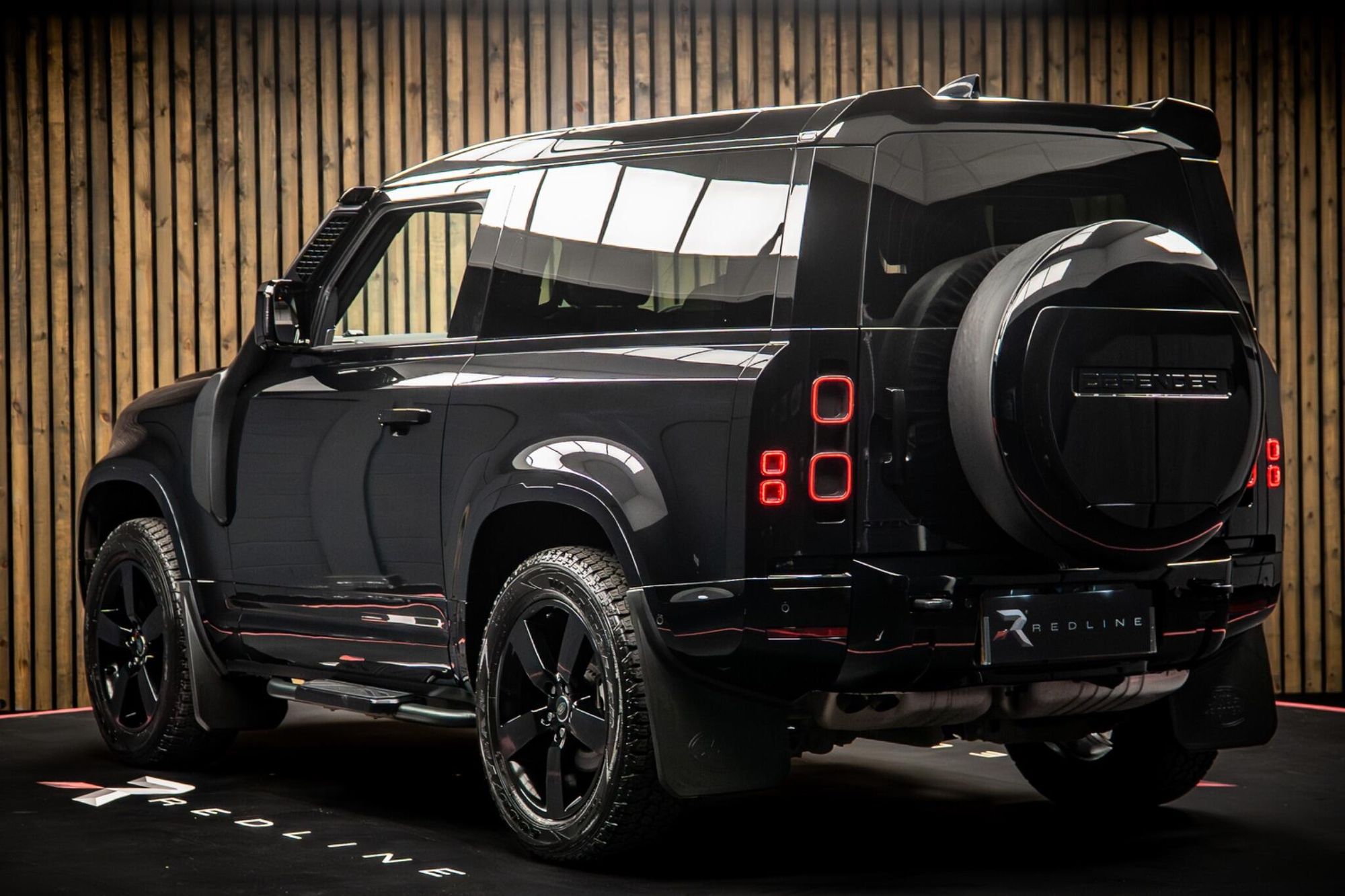 LAND ROVER DEFENDER DIESEL ESTATE 3.0 D250 X-Dynamic HSE 90 3dr Auto for sale UK - Slide 3