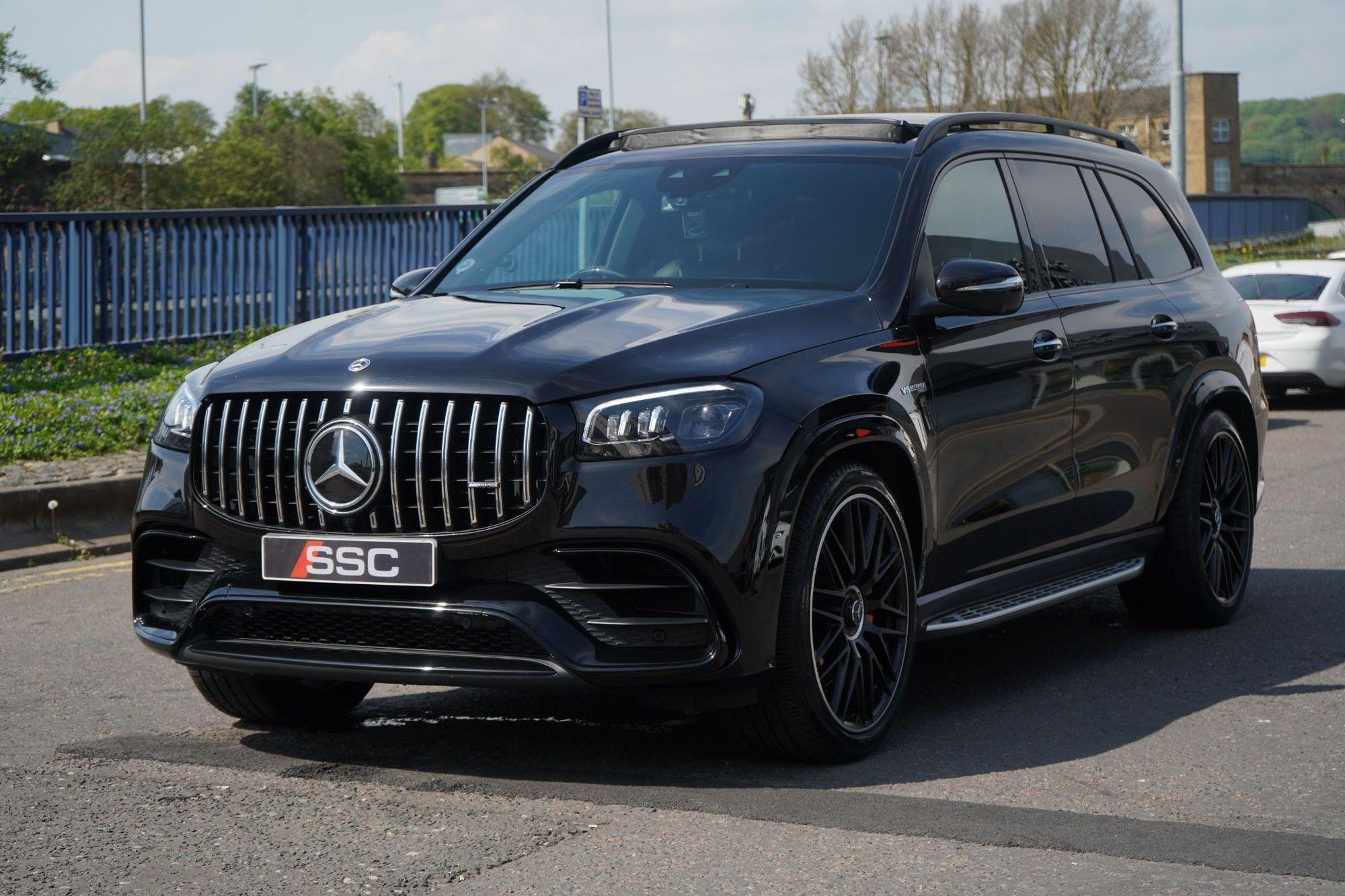 MERCEDES-BENZ GLS AMG ESTATE GLS 63 4Matic+ Night Edition Executive 5dr TCT for sale UK - Slide 7