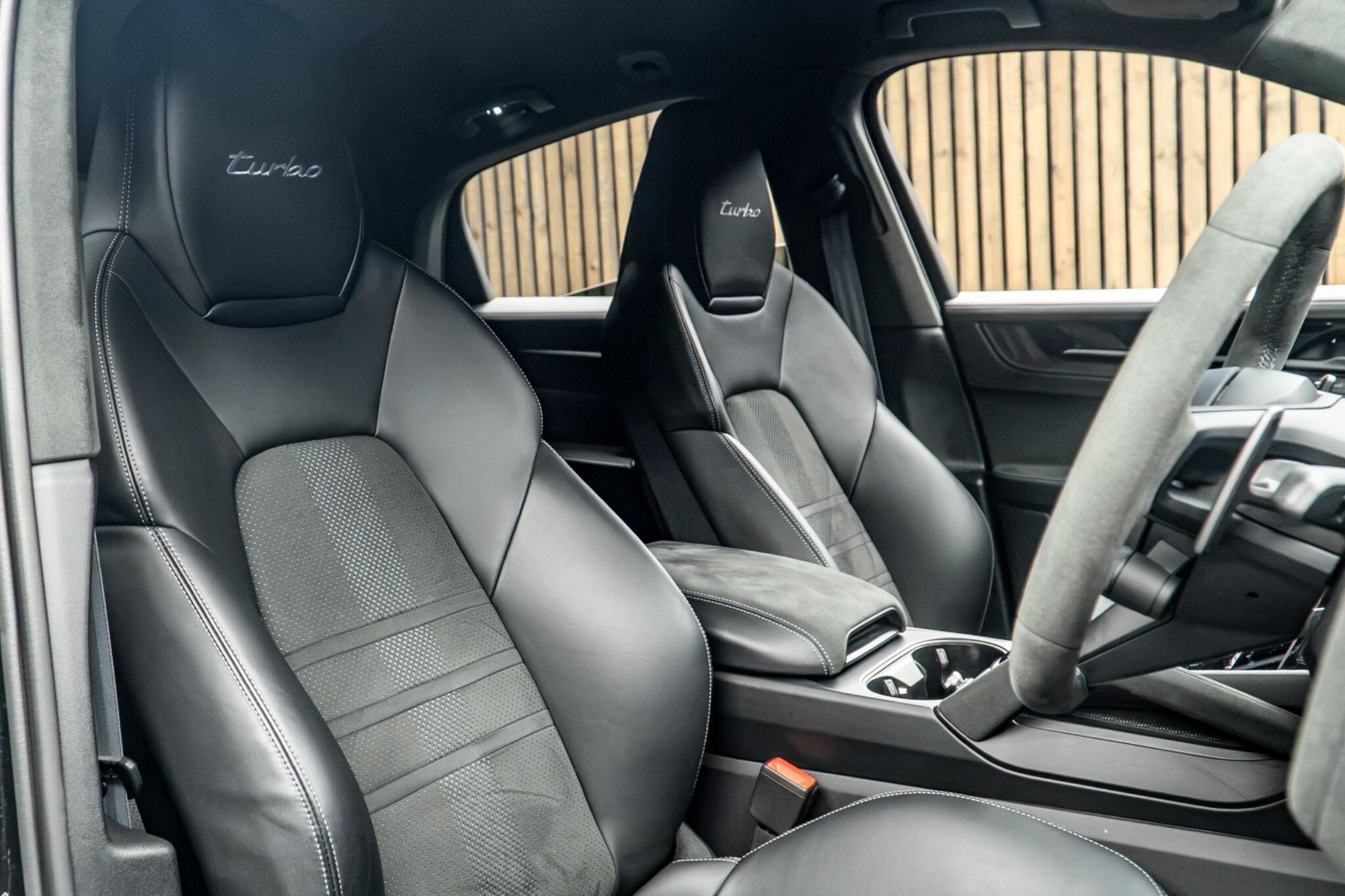 PORSCHE CAYENNE COUPE Turbo E-Hybrid 5dr Tiptronic S [GT Package] for sale UK - Slide 2