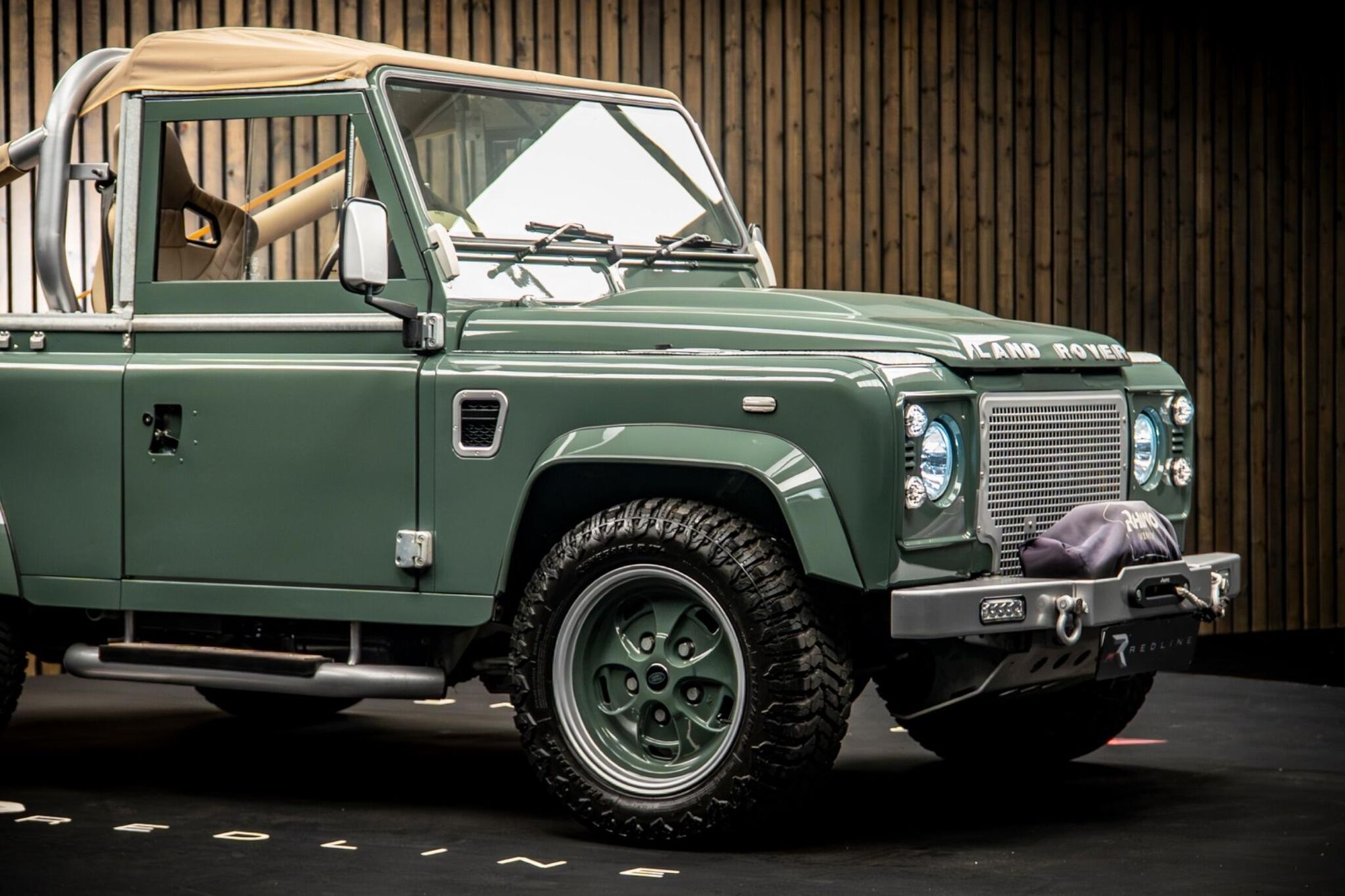 LAND ROVER DEFENDER 90 SWB DIESEL PickUp TDCi for sale UK - Slide 10