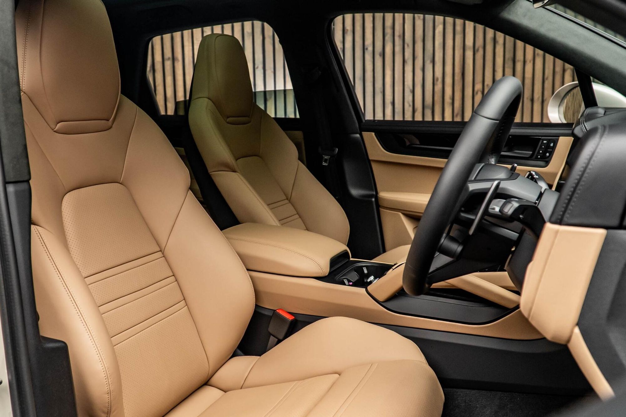 PORSCHE CAYENNE ESTATE GTS 5dr Tiptronic S for sale UK - Slide 2